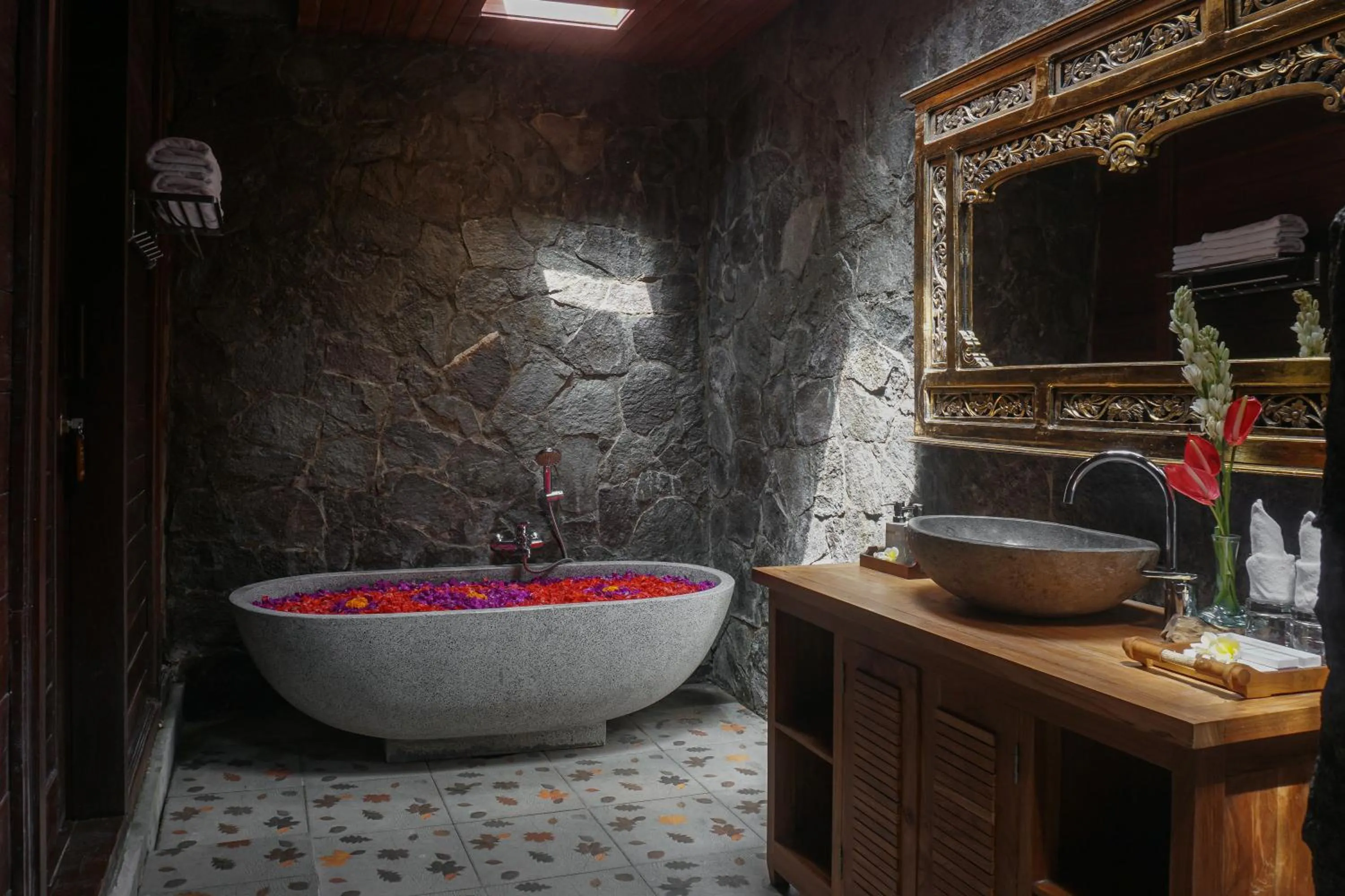 Hot Tub in Uma Linggah Resort by Puri Signatures