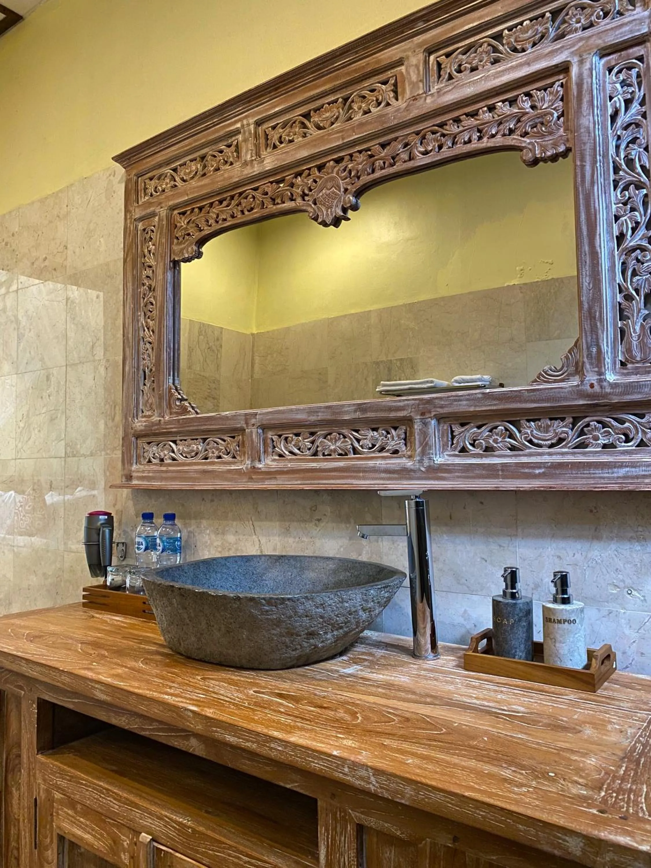 dishwasher in Uma Linggah Resort by Puri Signatures