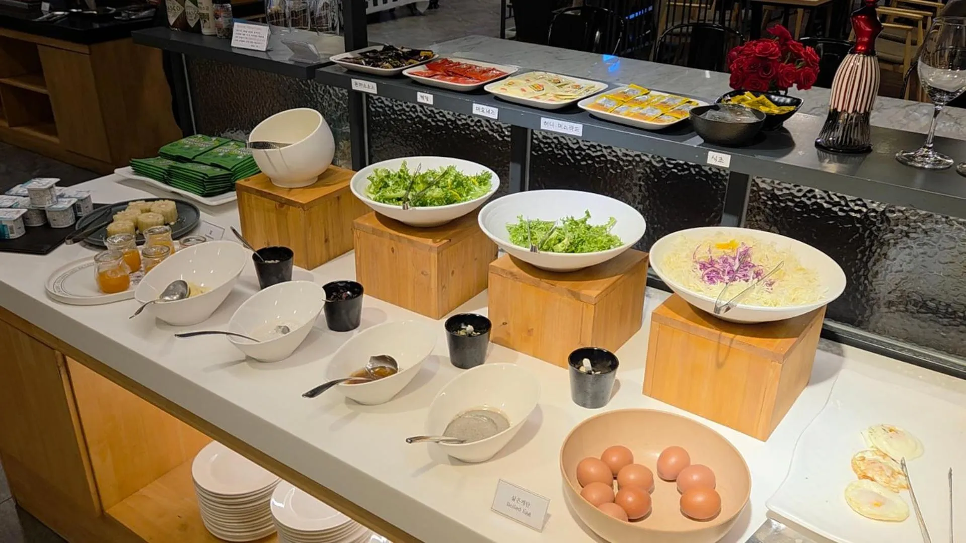 Buffet breakfast in JB Design Hotel