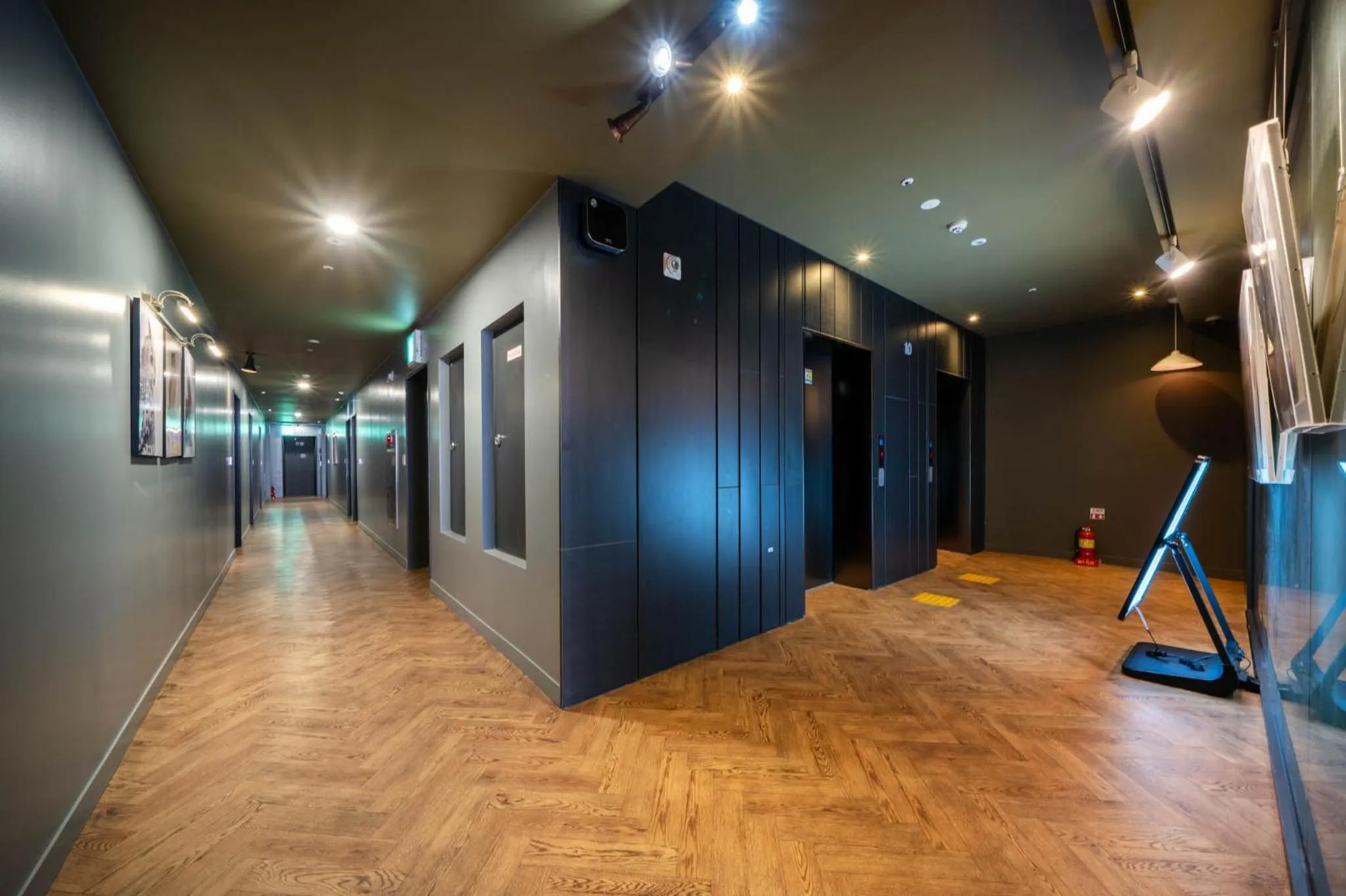 Area and facilities in JB Design Hotel