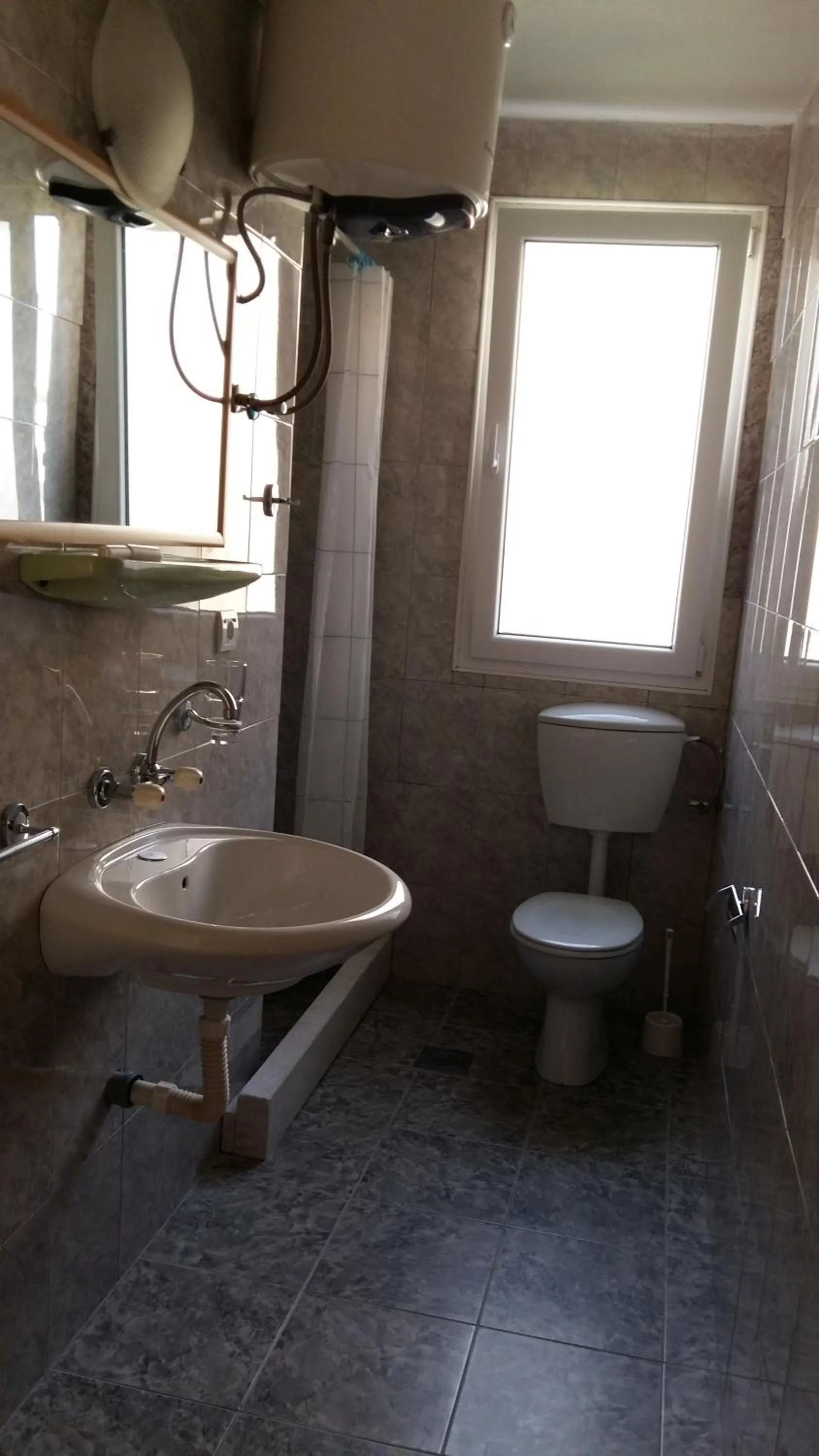 Lazar Apartments