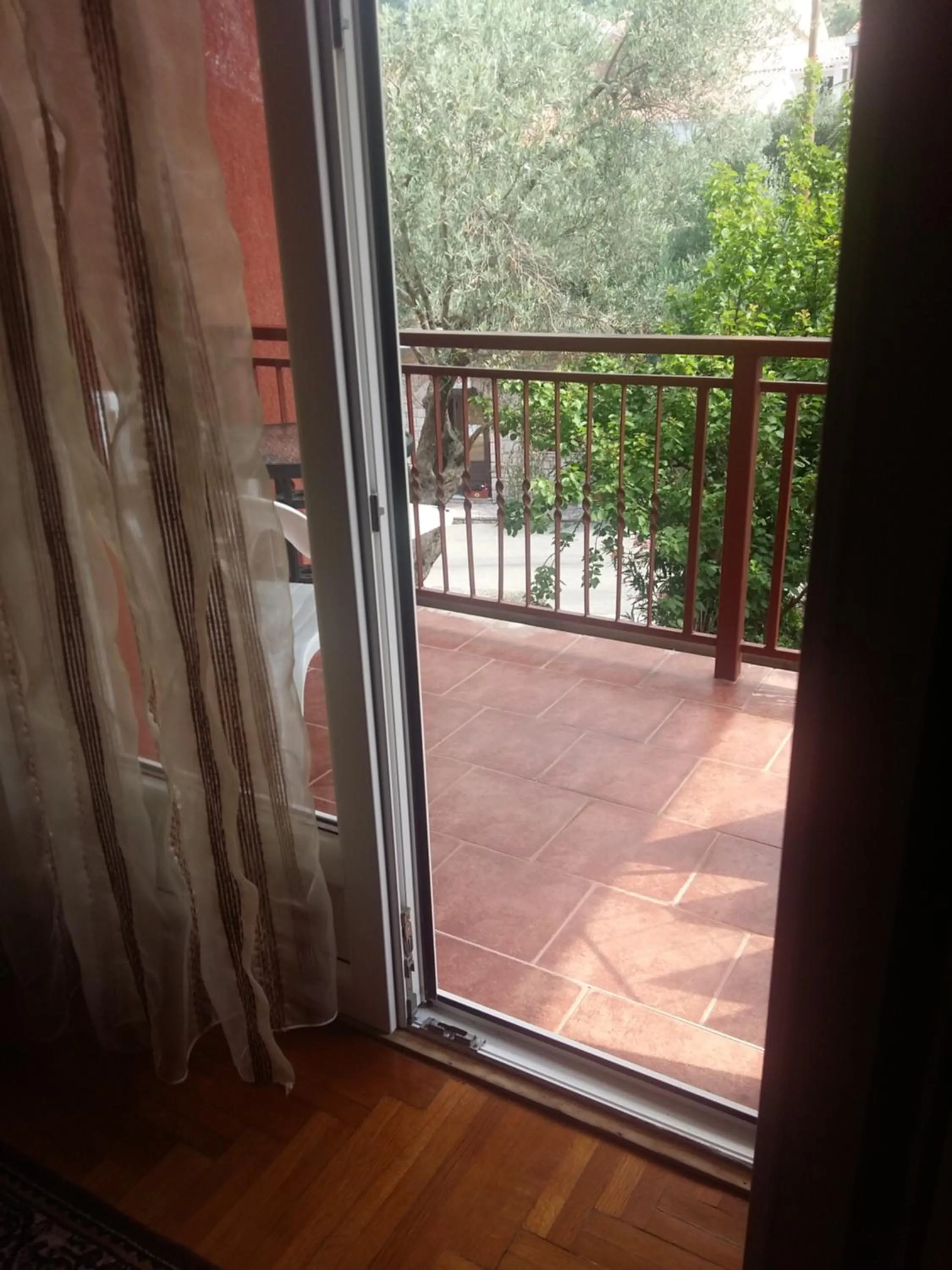 Lazar Apartments