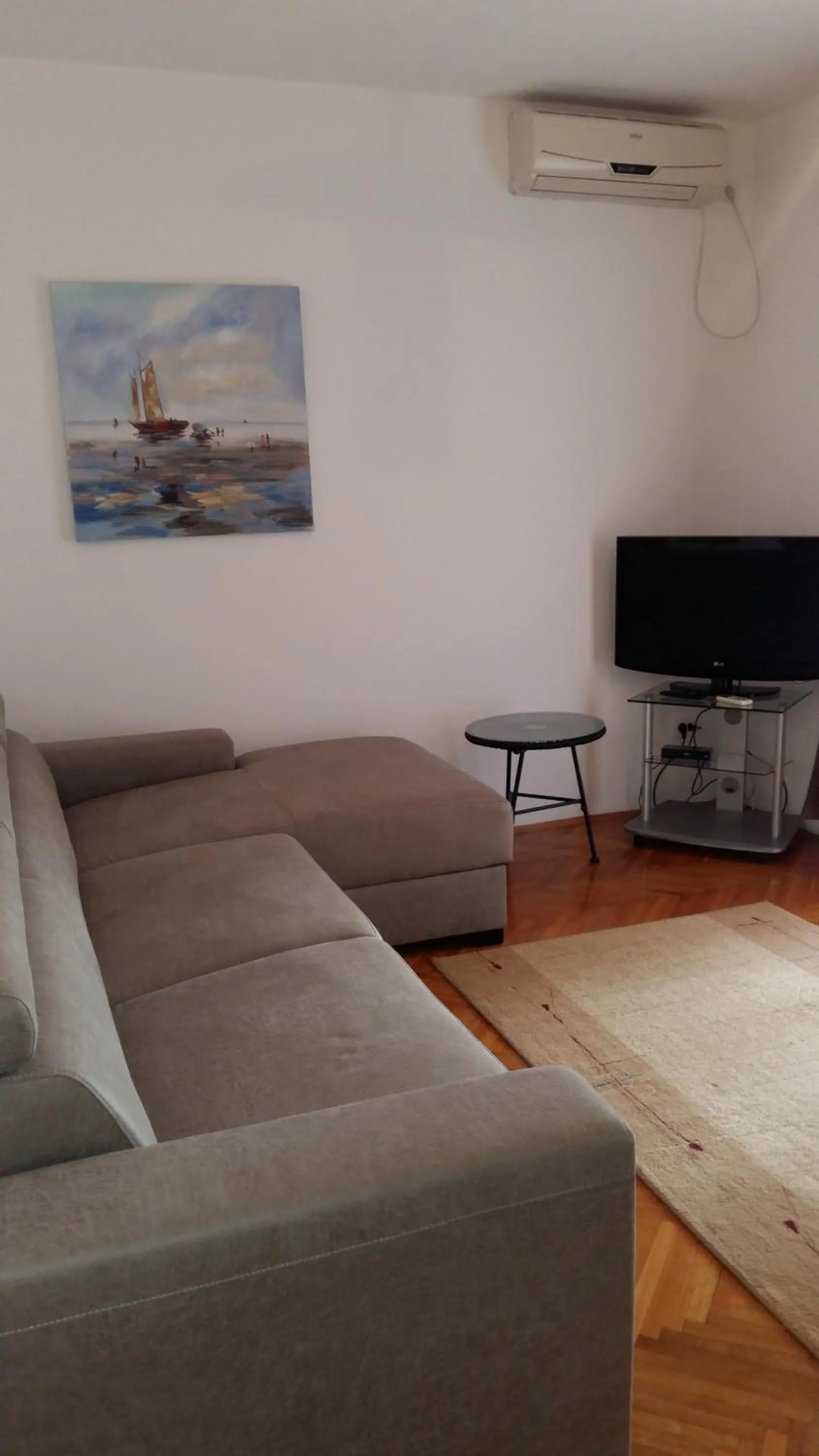 Lazar Apartments