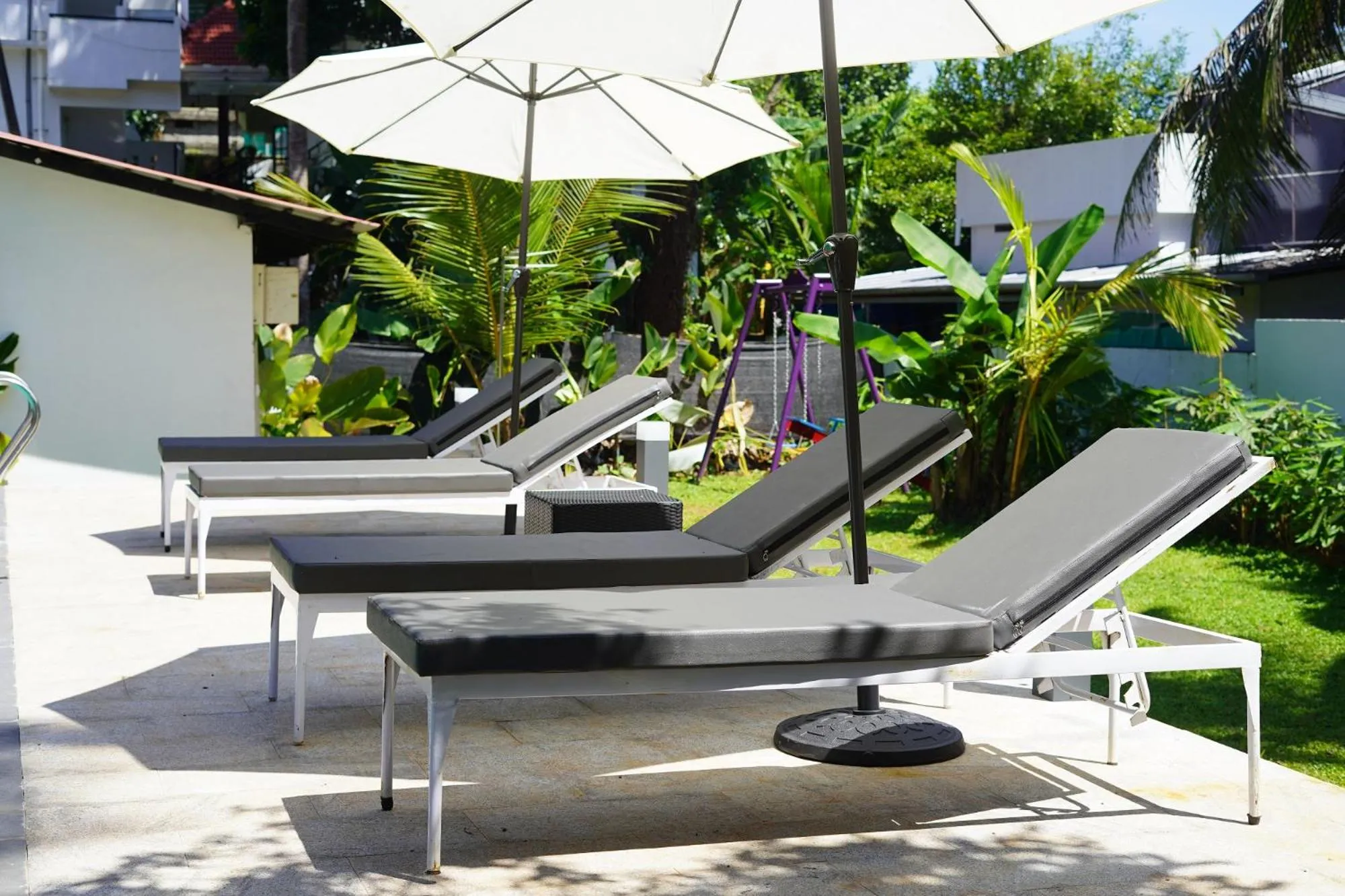 Swimming pool in Alfred Place