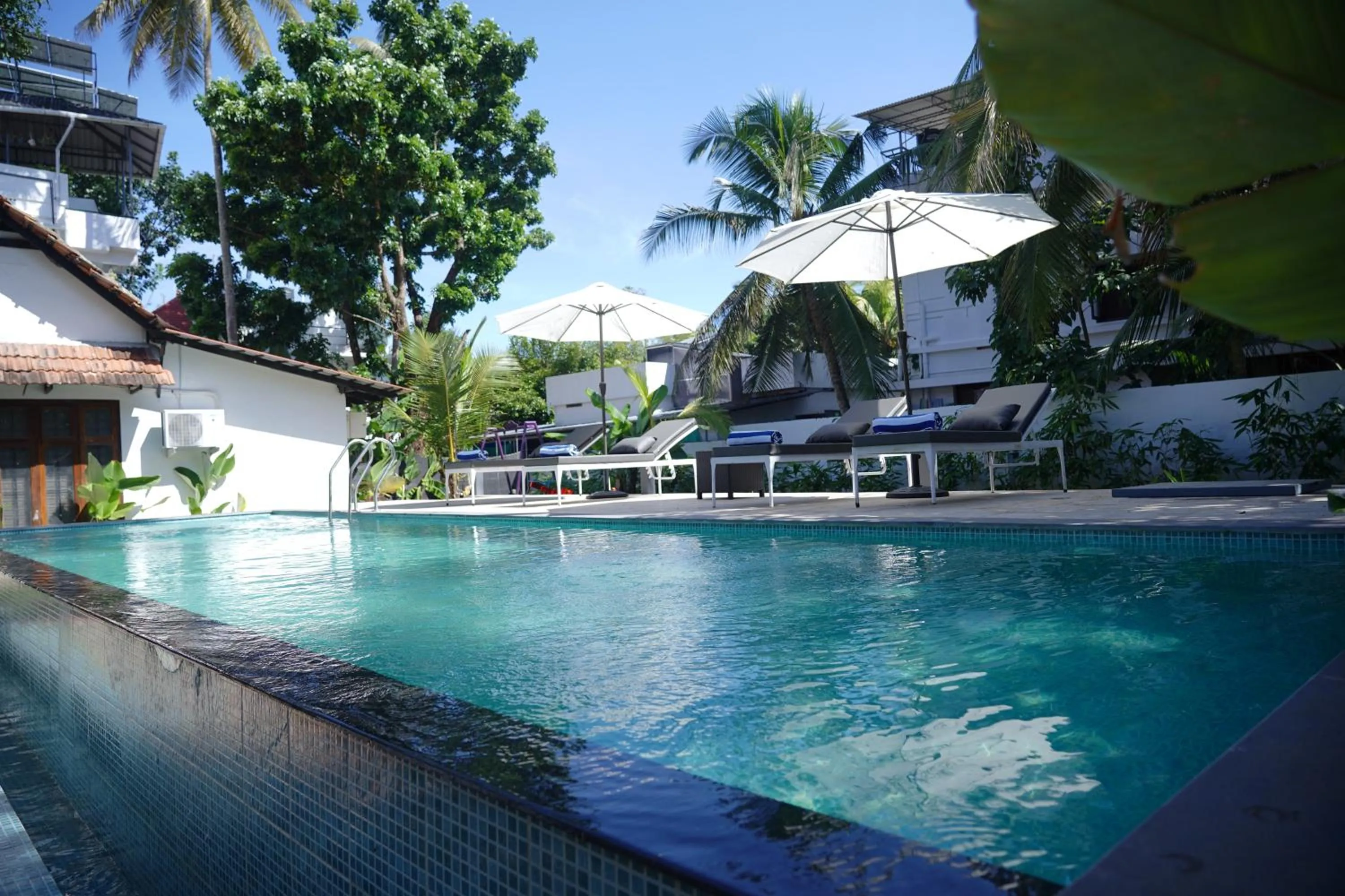 Swimming pool in Alfred Place