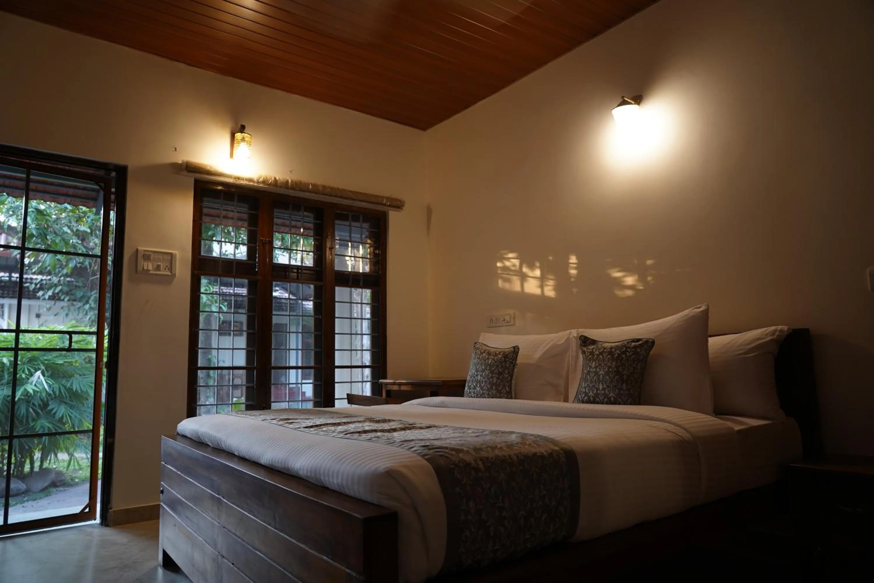 Photo of the whole room, Bed in Alfred Place