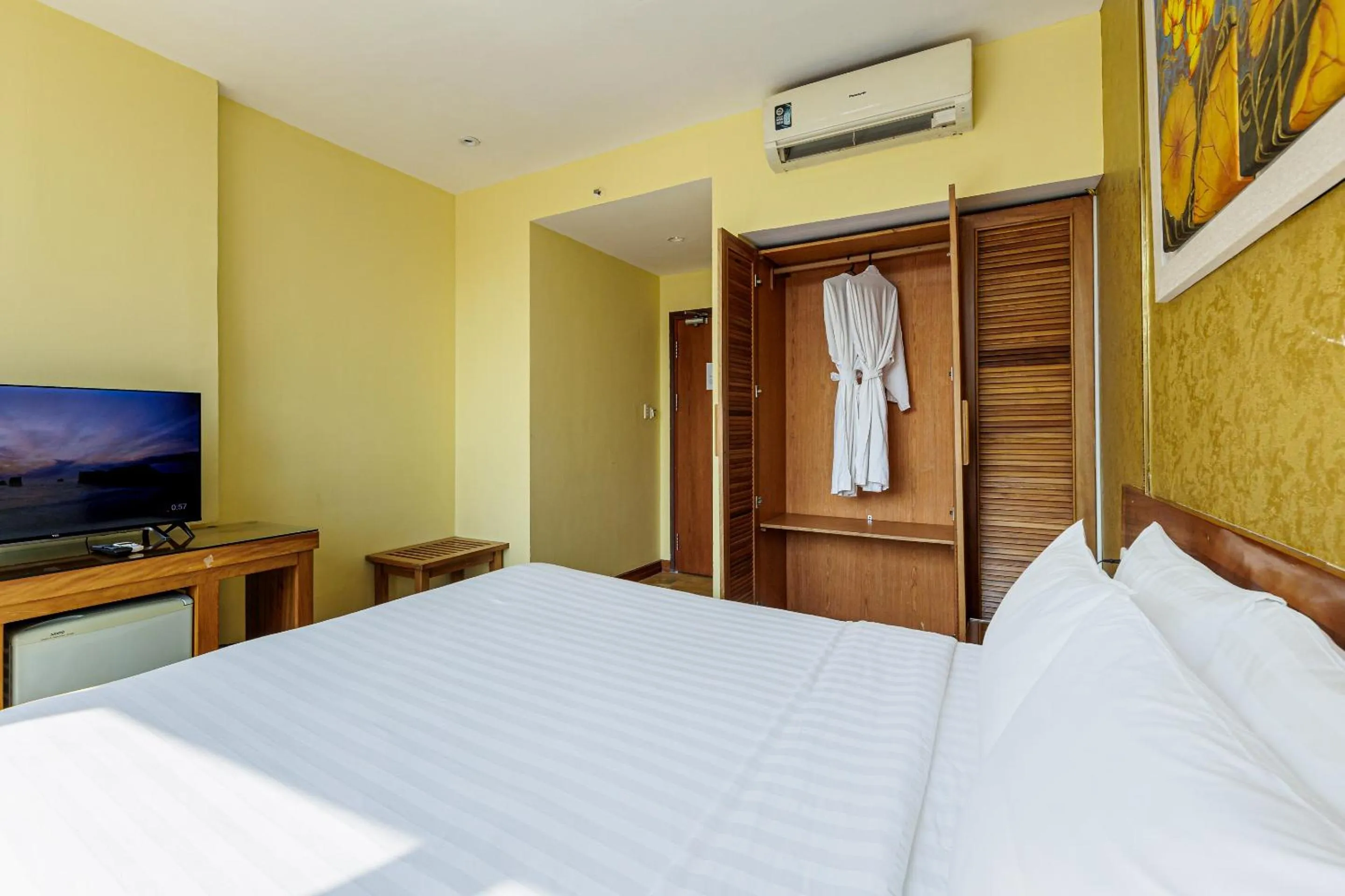 Bedroom, Bed in Collection O Le Grand Hanoi hotel - The Sun