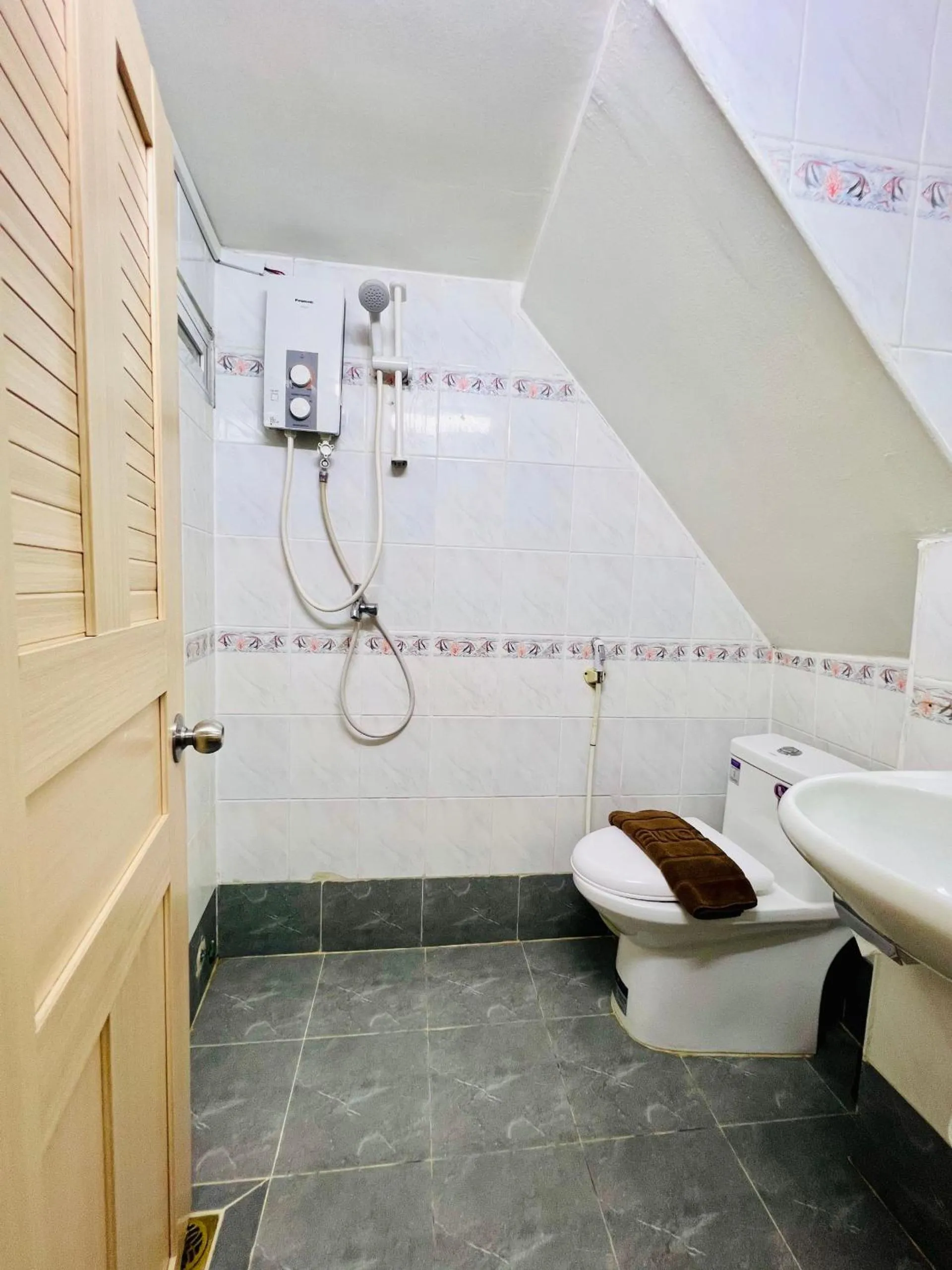 Bathroom in Sun Chakra Boutique Hotel - 50m to Museum & Royal Palace & Walking street
