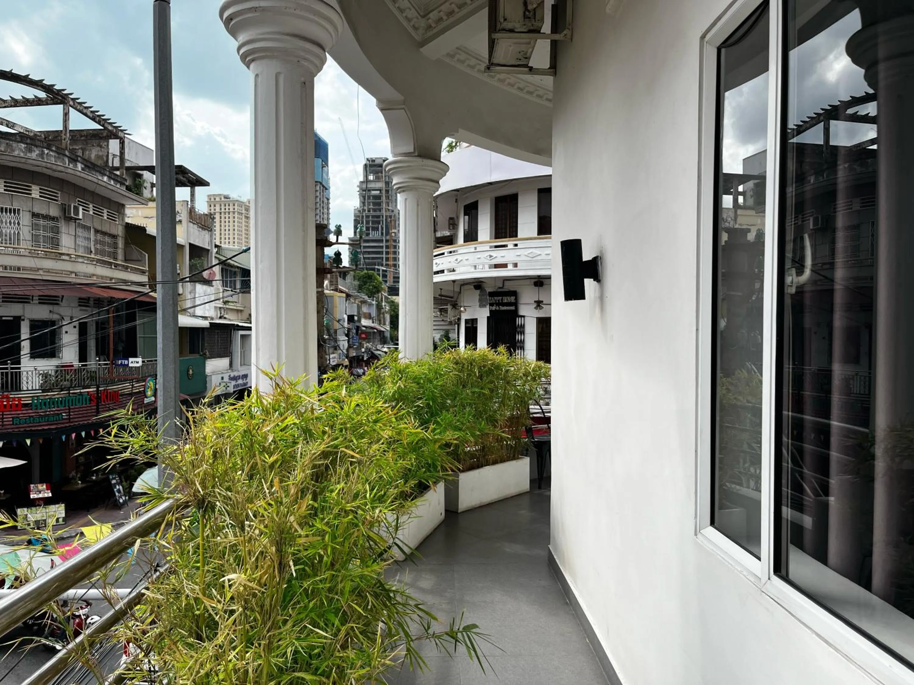 Balcony/Terrace in Sun Chakra Boutique Hotel - 50m to Museum & Royal Palace & Walking street