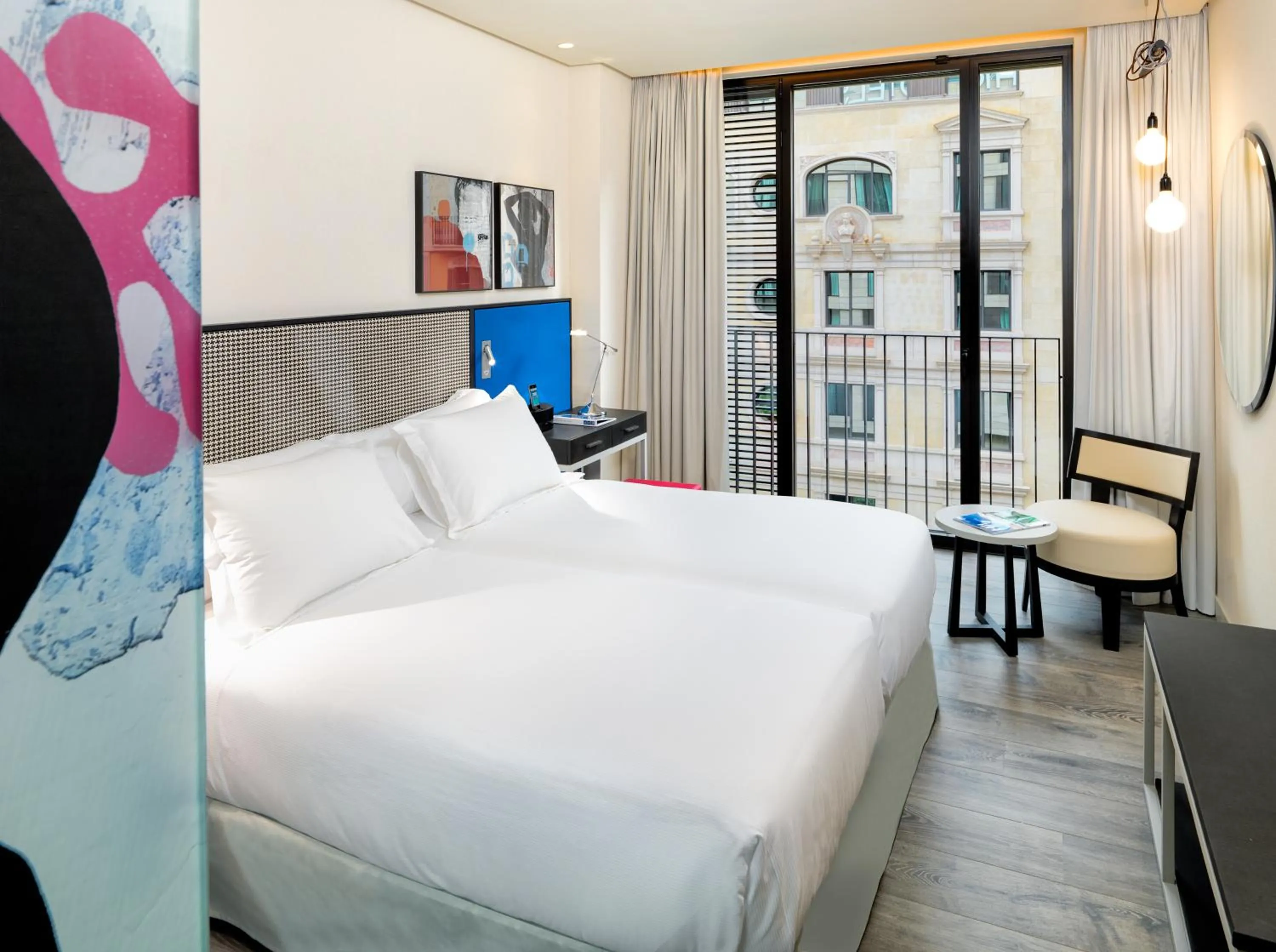 Photo of the whole room, Bed in H10 Art Gallery 4* Sup