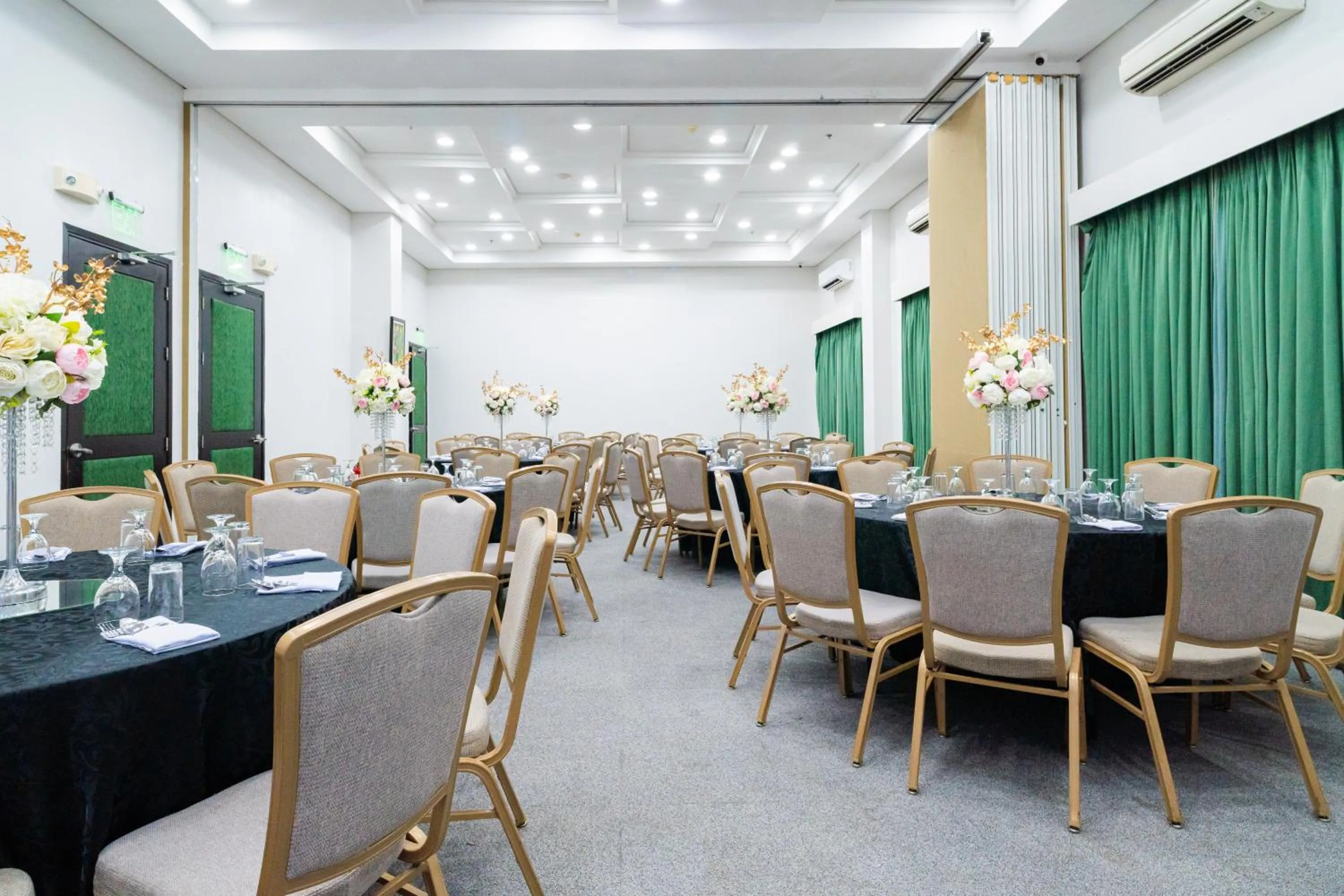 Meeting/conference room in Microtel by Wyndham South Forbes near Nuvali