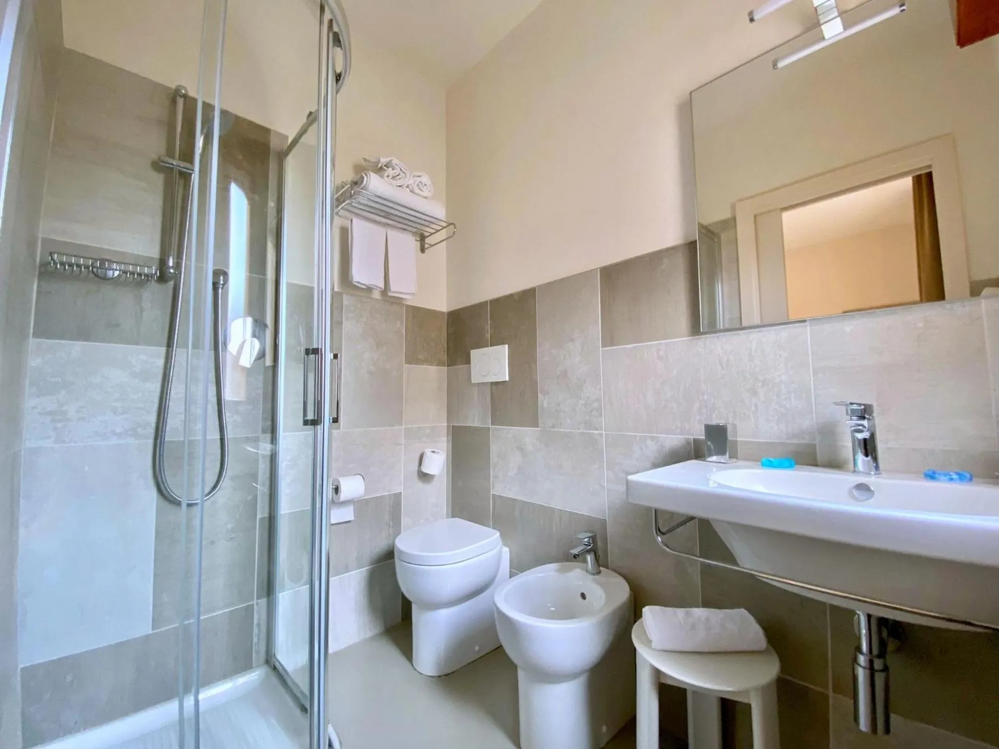 Bathroom in Hotel Maioli B&B