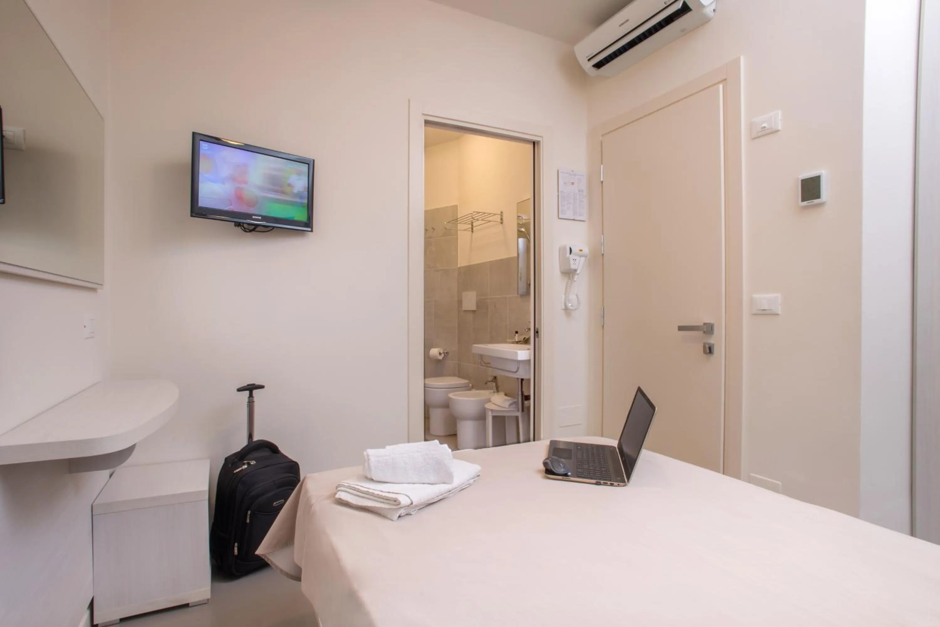 Bedroom in Hotel Maioli B&B