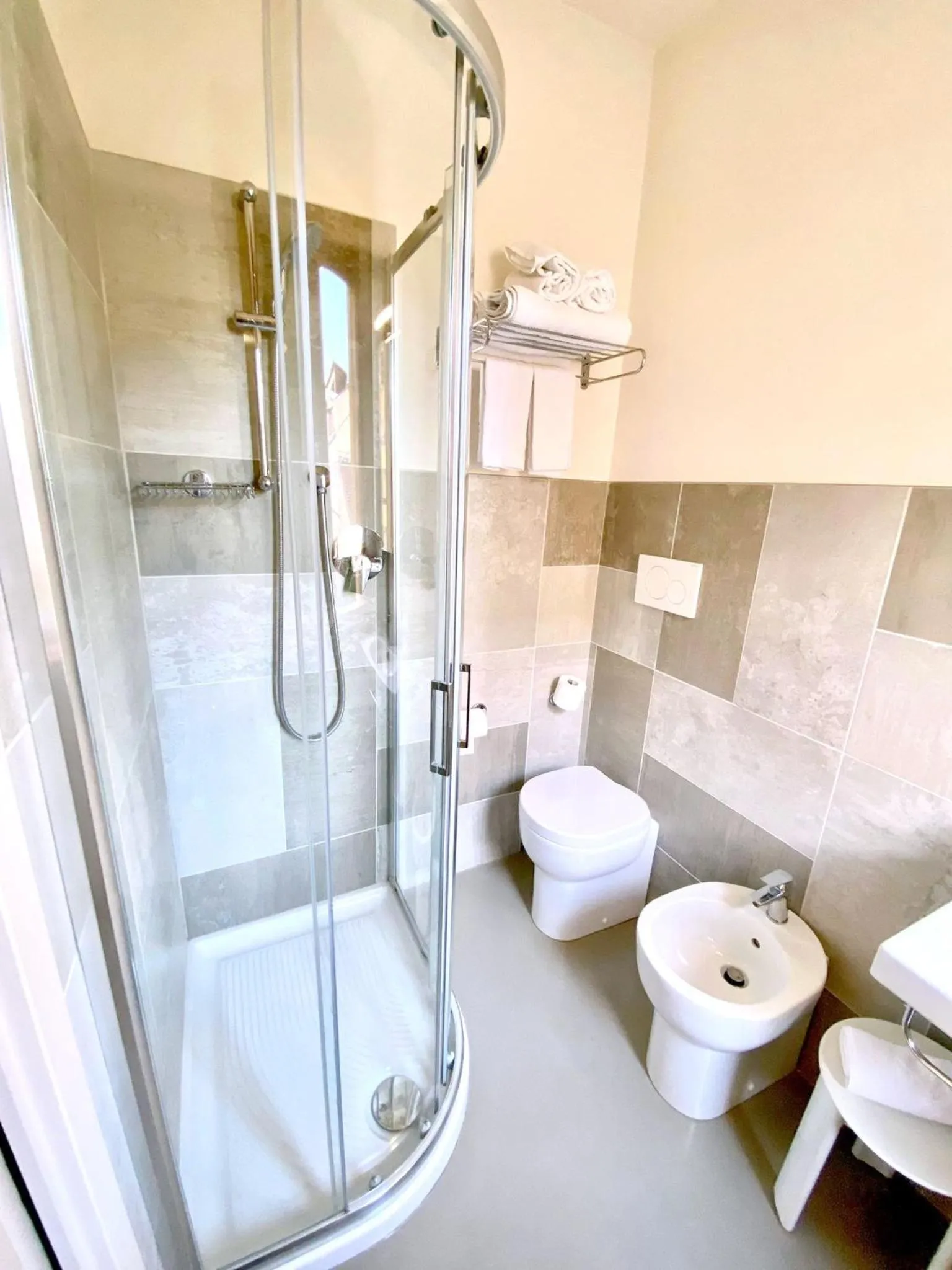 Bathroom in Hotel Maioli B&B