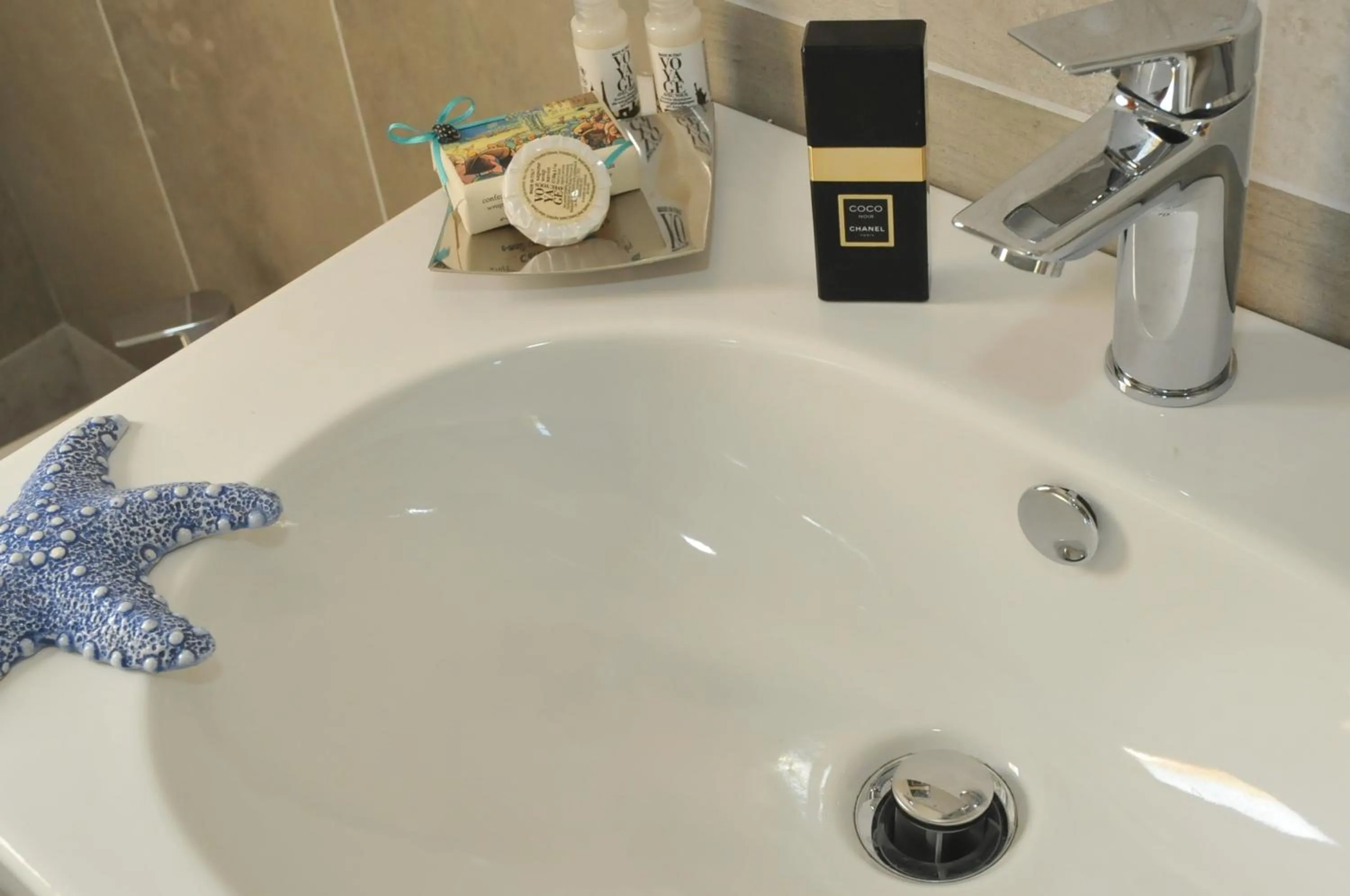 Decorative detail in Hotel Maioli B&B