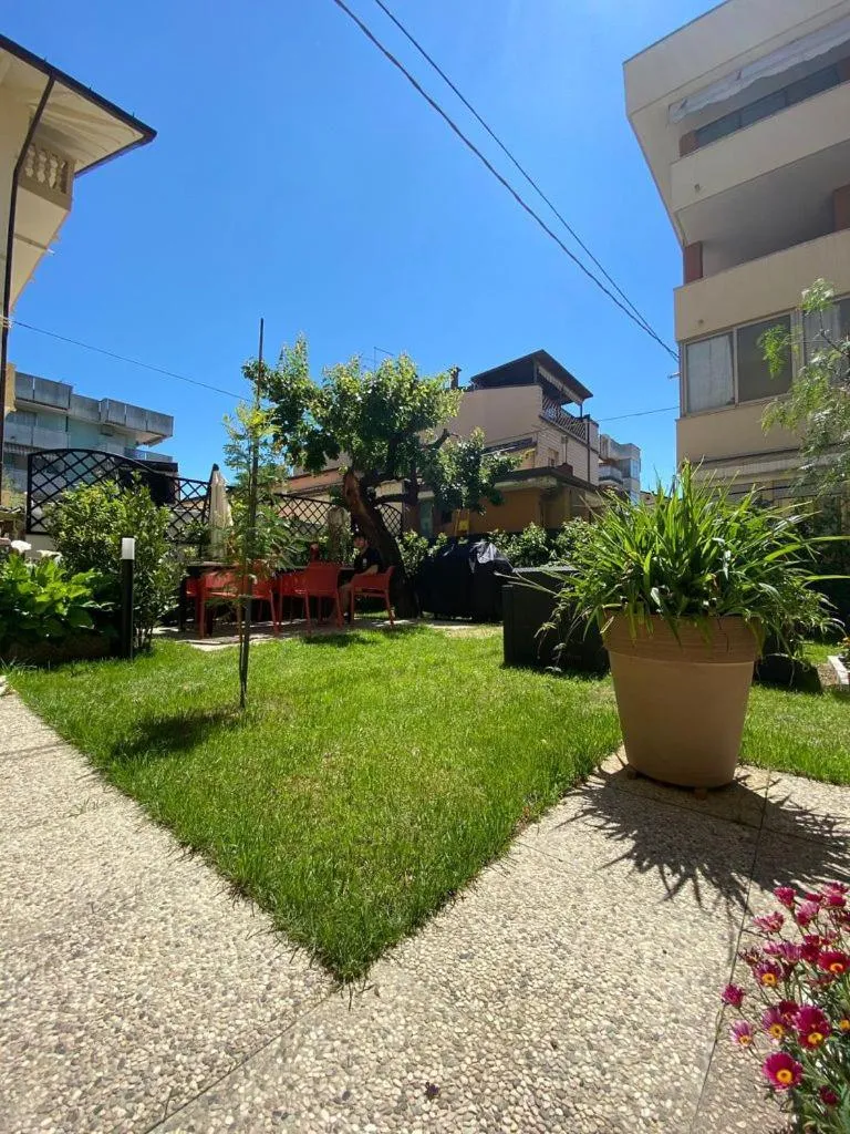 Garden in Hotel Maioli B&B