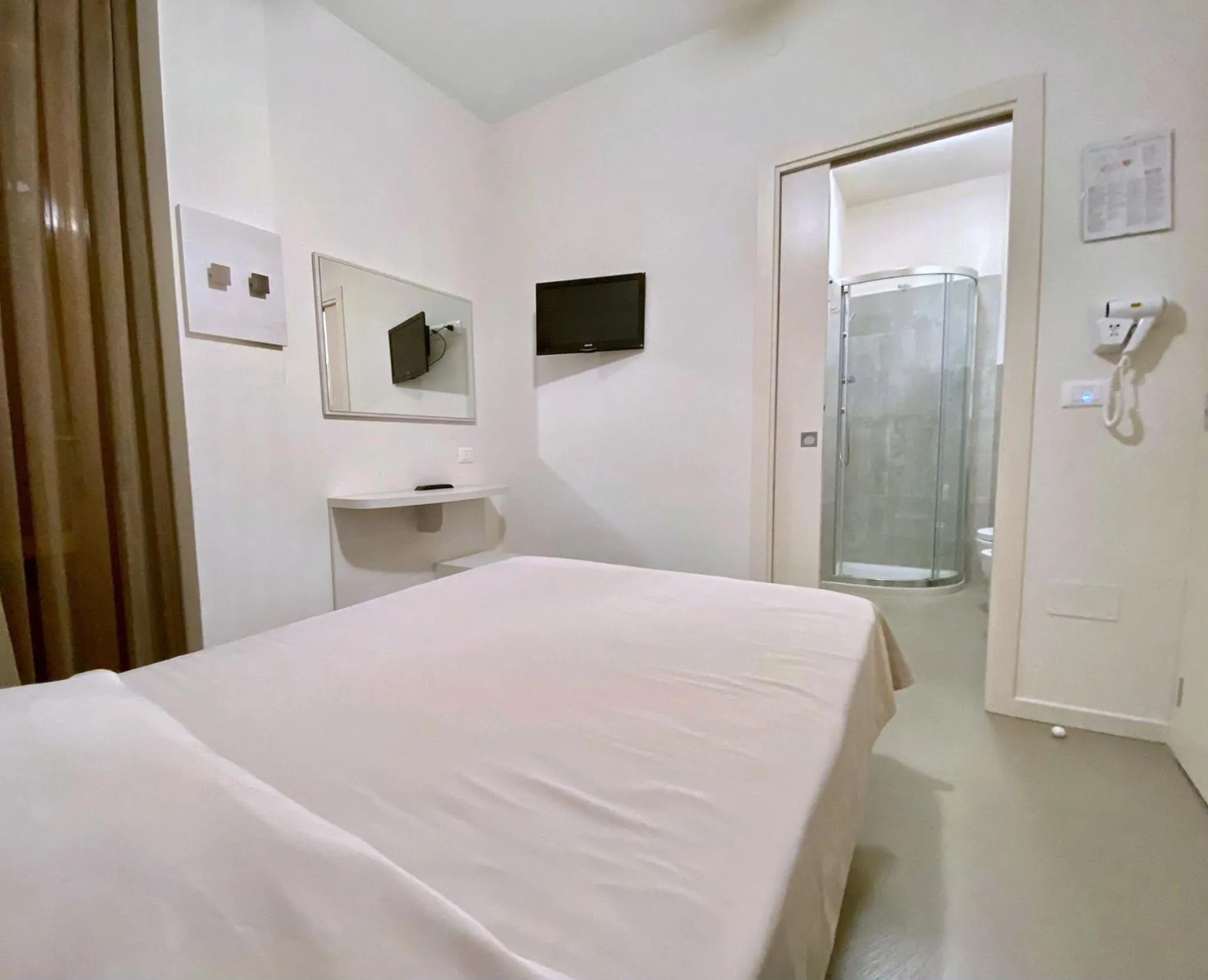 Bedroom, Bed in Hotel Maioli B&B