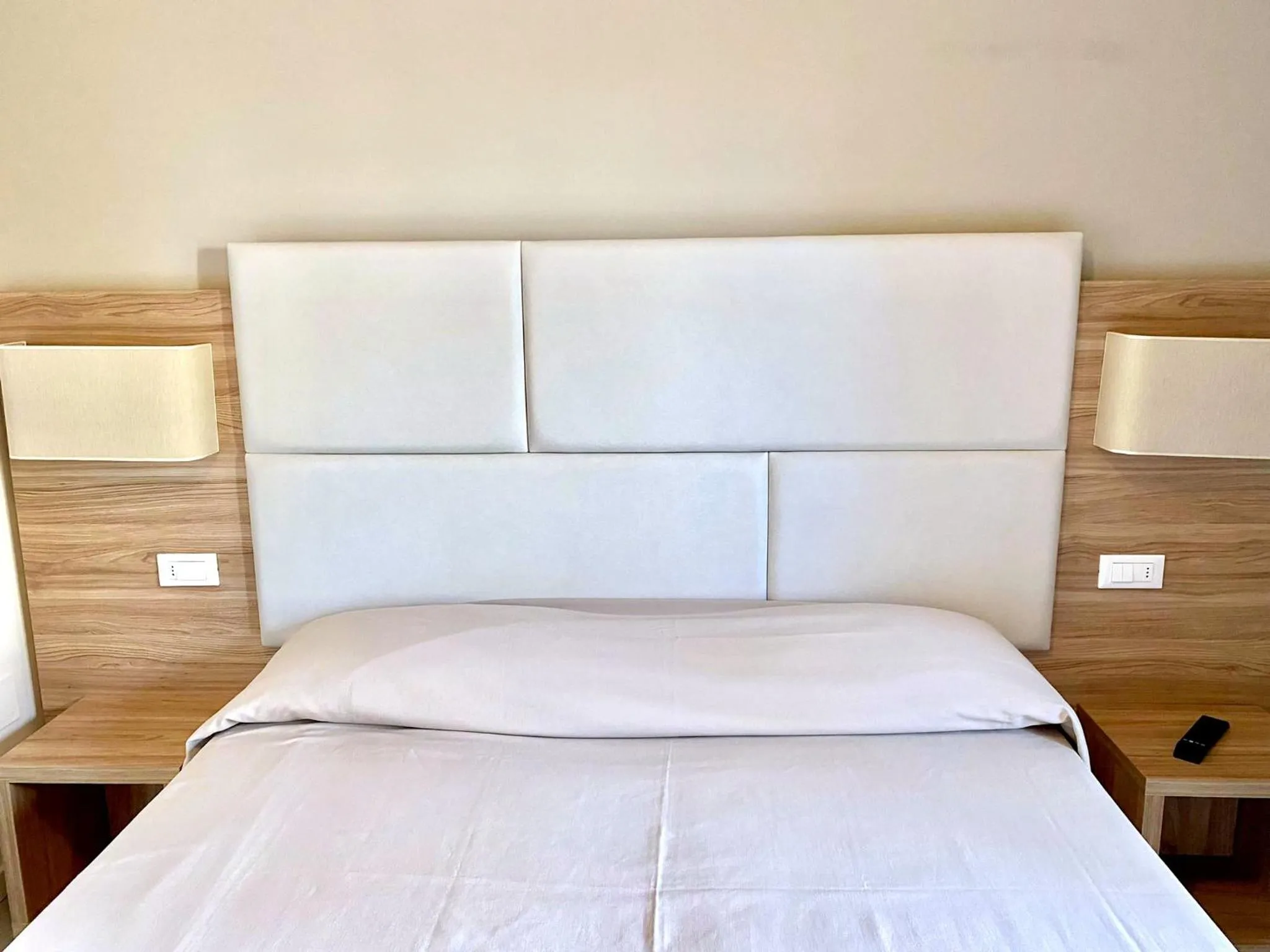 Bedroom, Bed in Hotel Maioli B&B