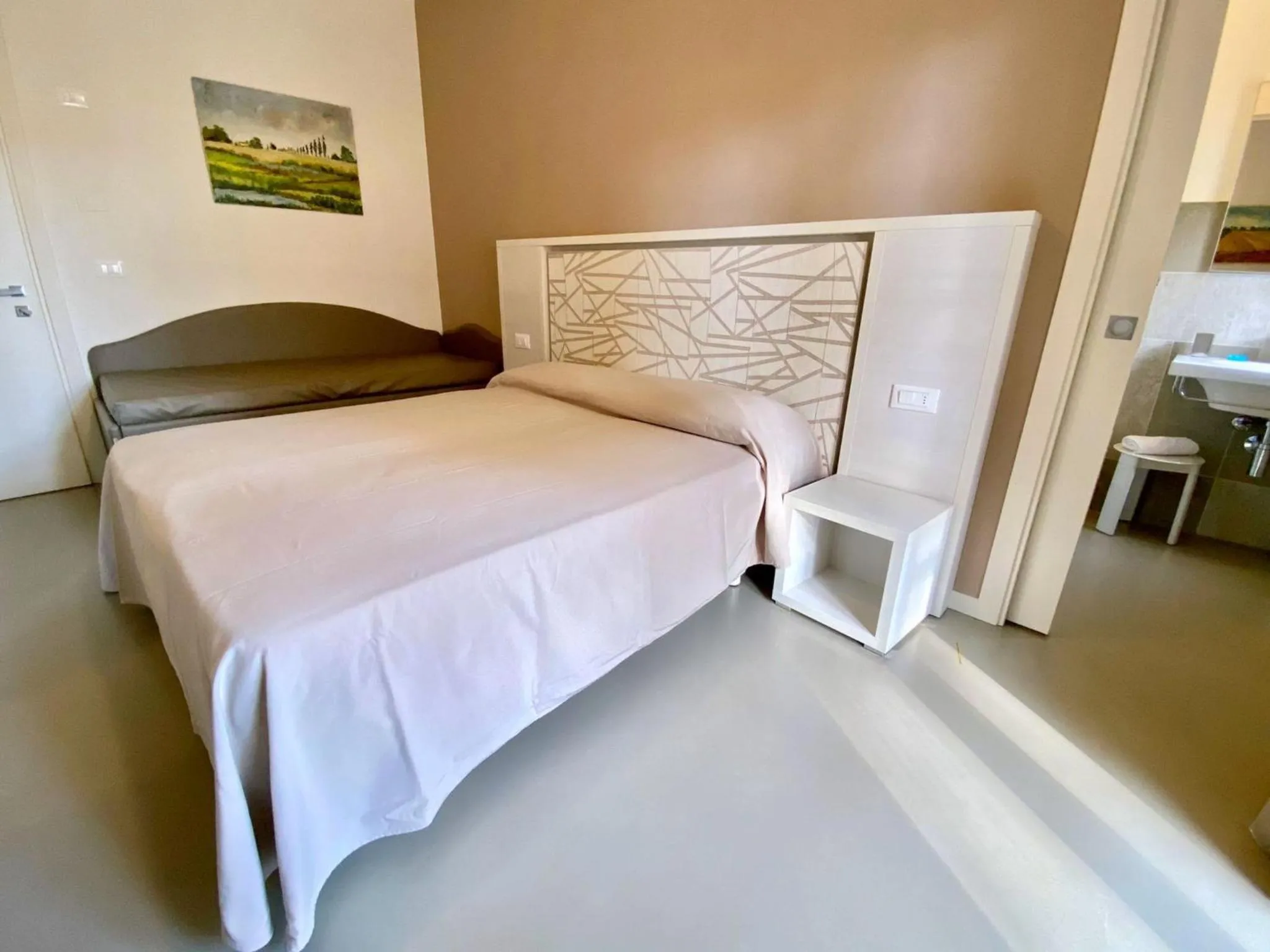 Bedroom, Bed in Hotel Maioli B&B