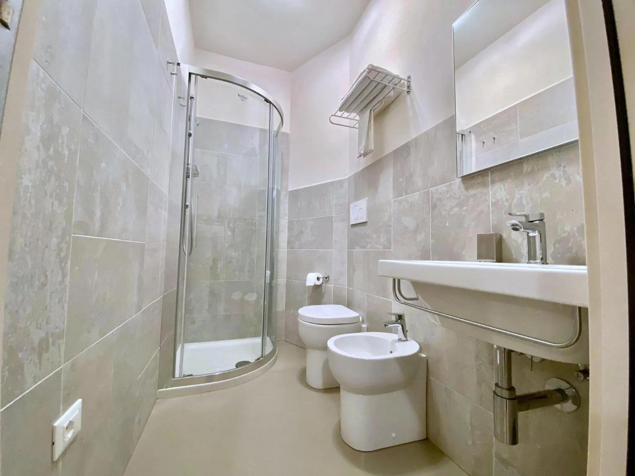 Bathroom in Hotel Maioli B&B