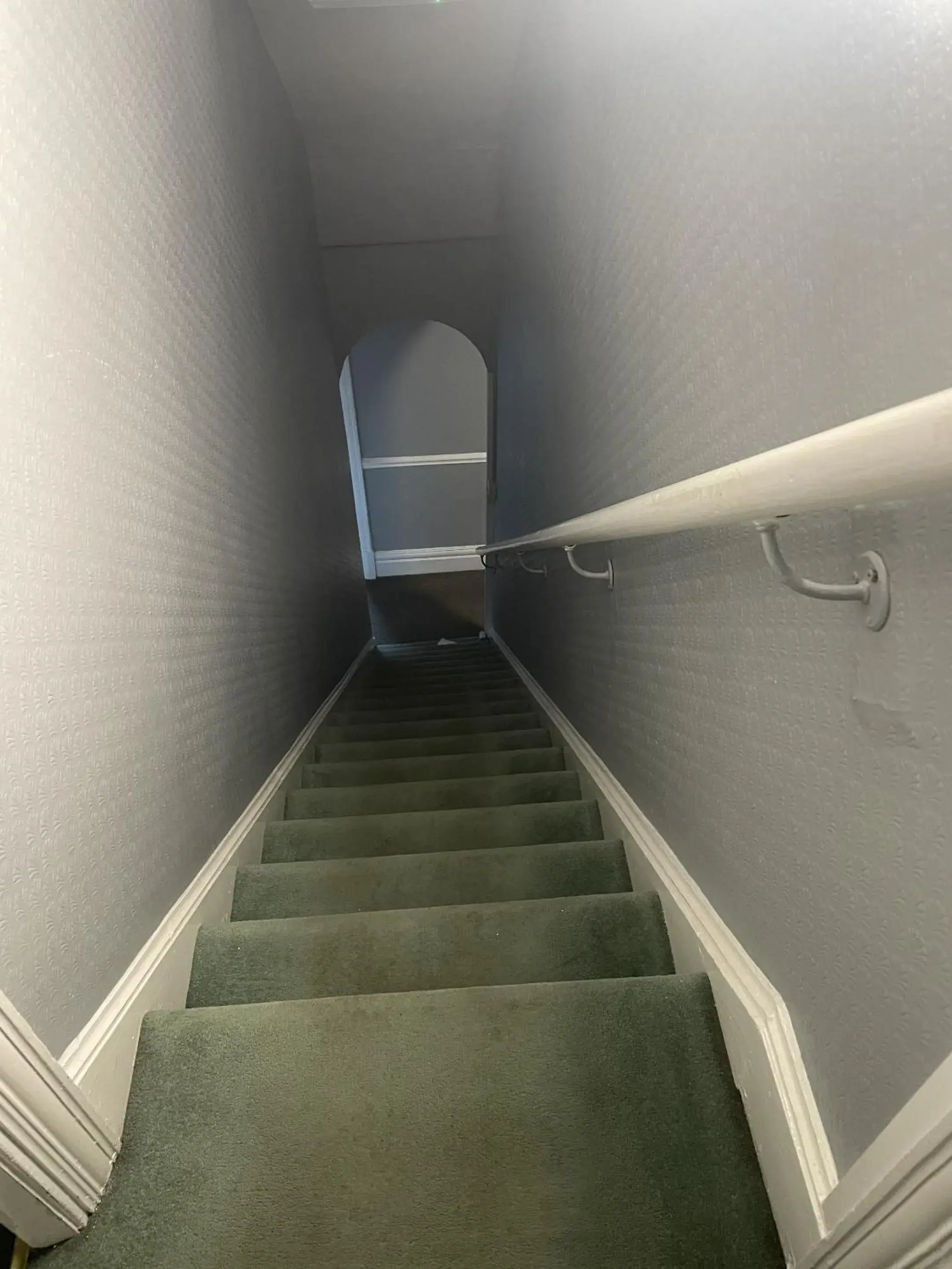 Basic Triple Room with Shared Bathroom in Emerald Residence Basic Triple Room with Shared Bathroom in Emerald Residence