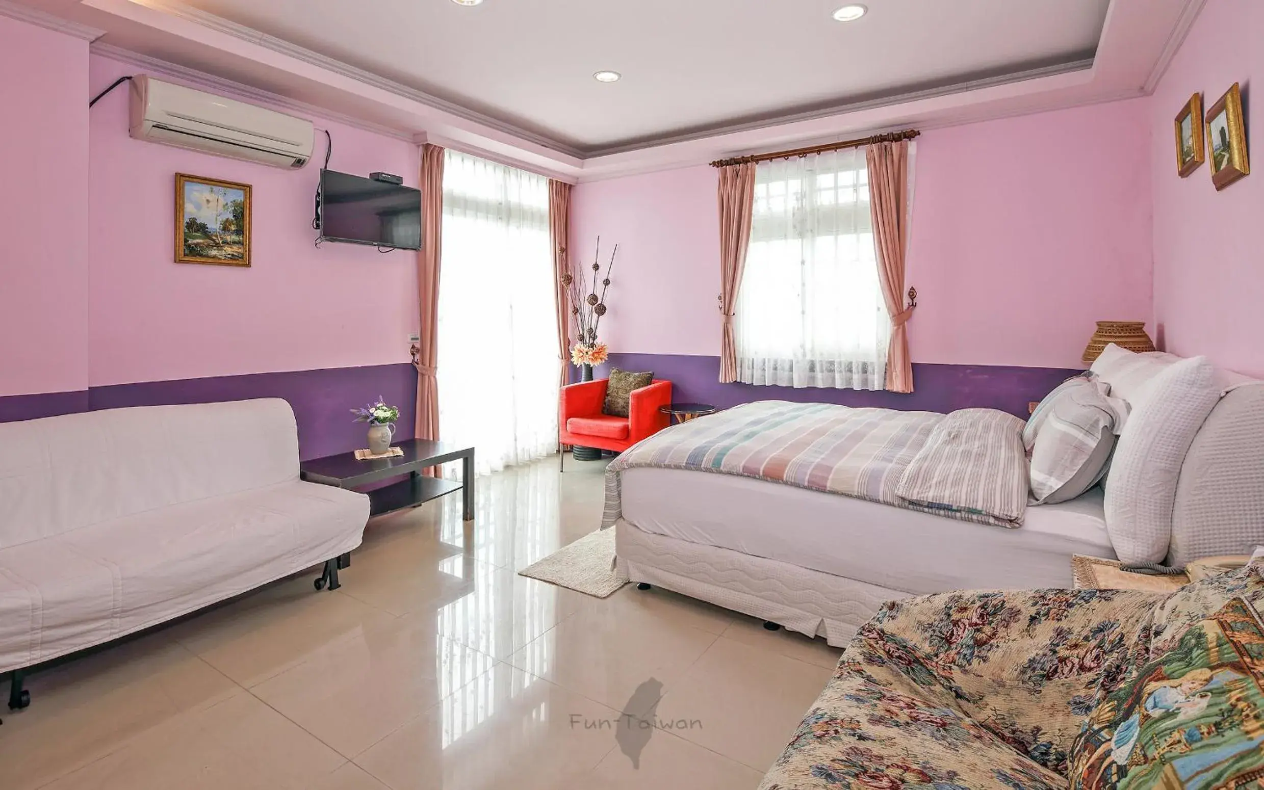 King Room with Balcony in Riverside B&B King Room with Balcony in Riverside B&B