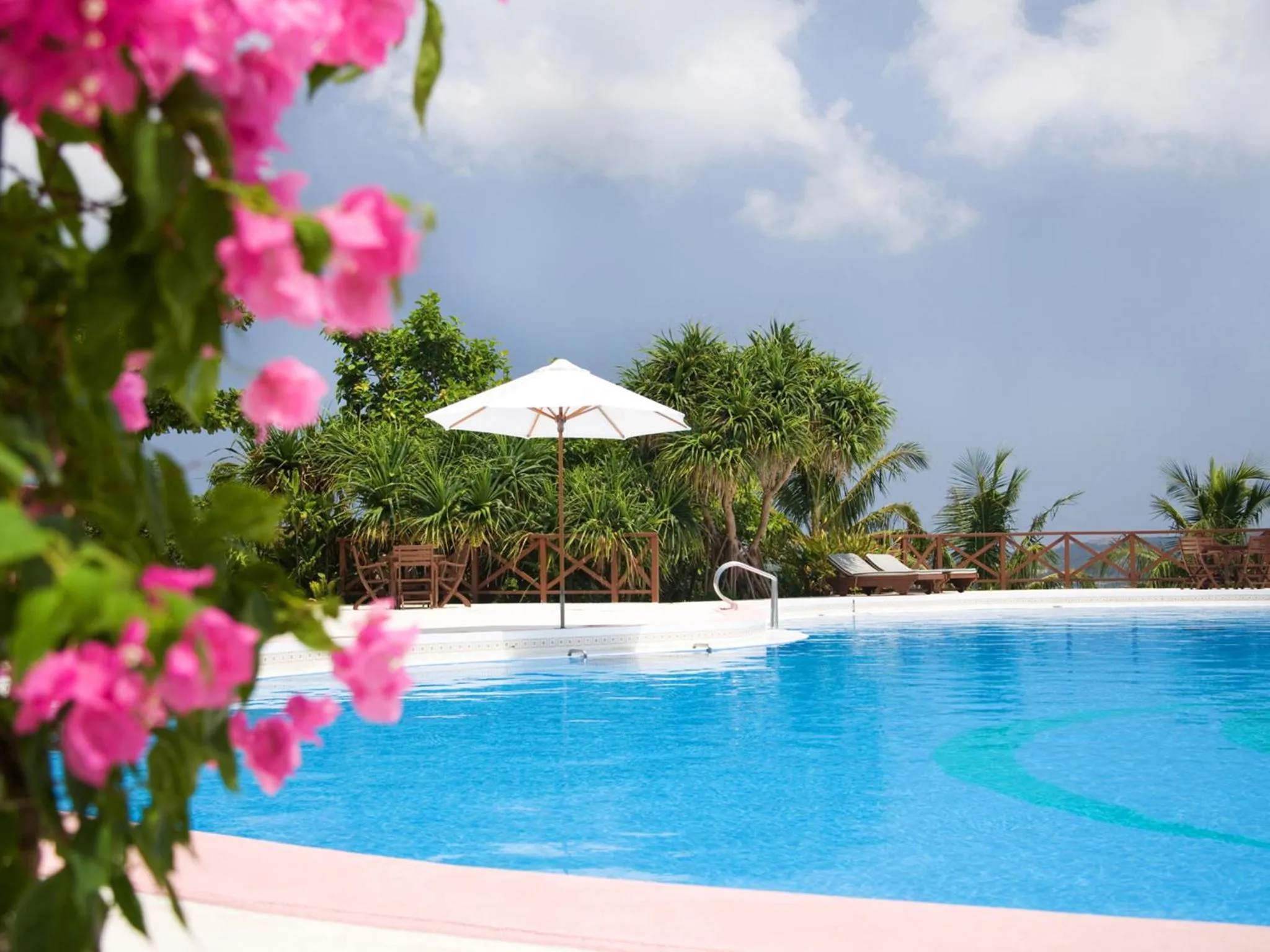 Swimming pool in Coco Garden Resort Okinawa