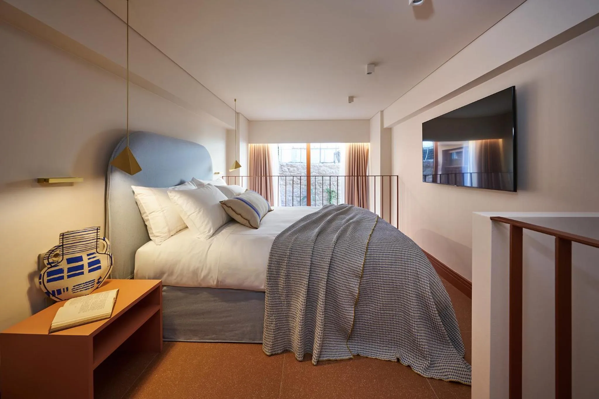 TV and multimedia, Bed in LOOM ATHENS