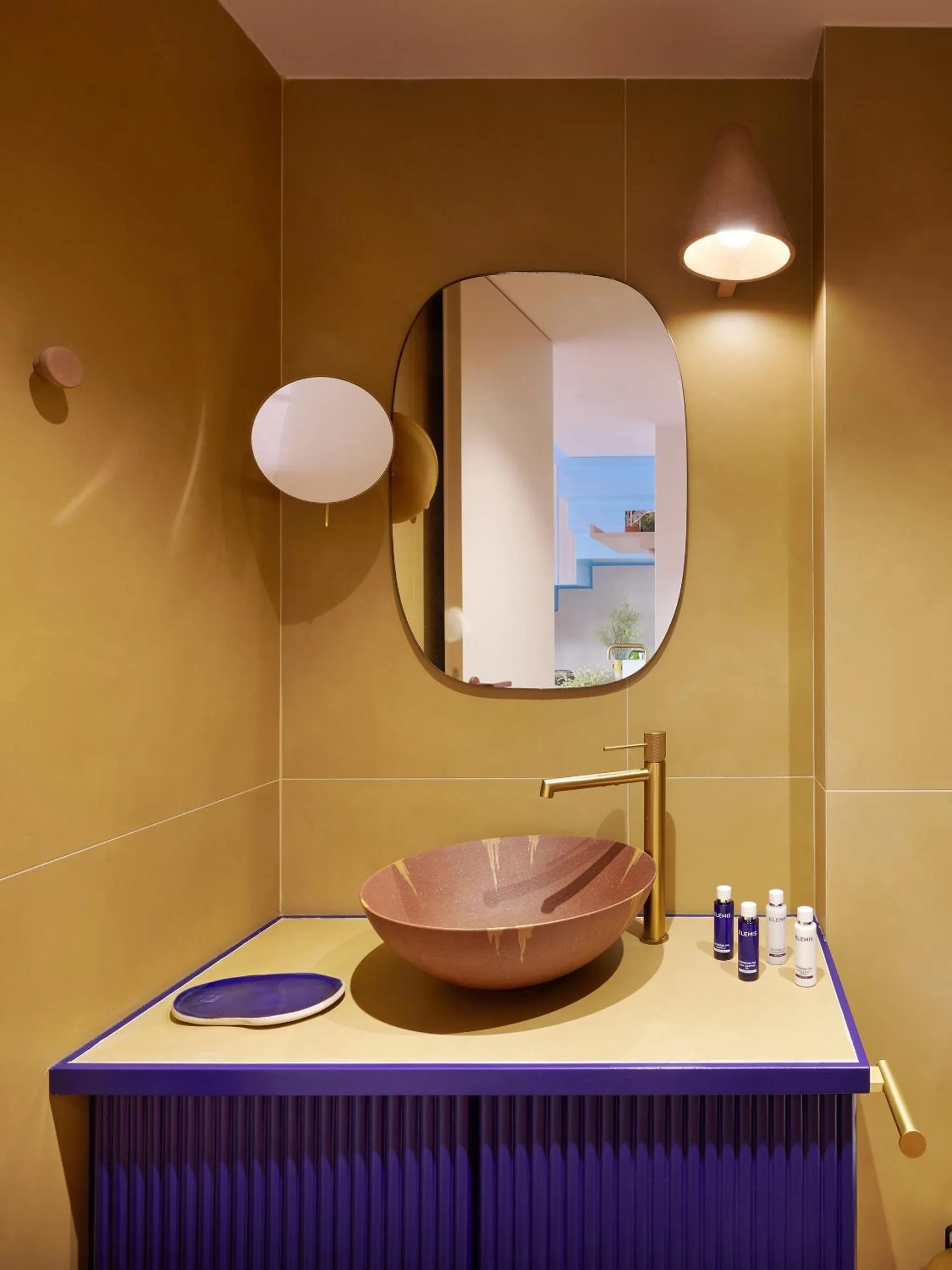 Bathroom in LOOM ATHENS