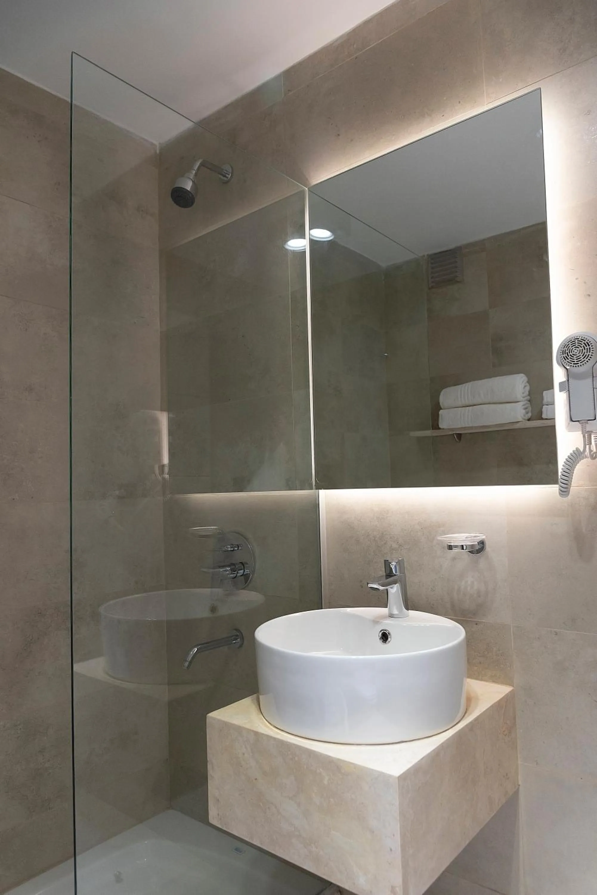 Property building in H5063