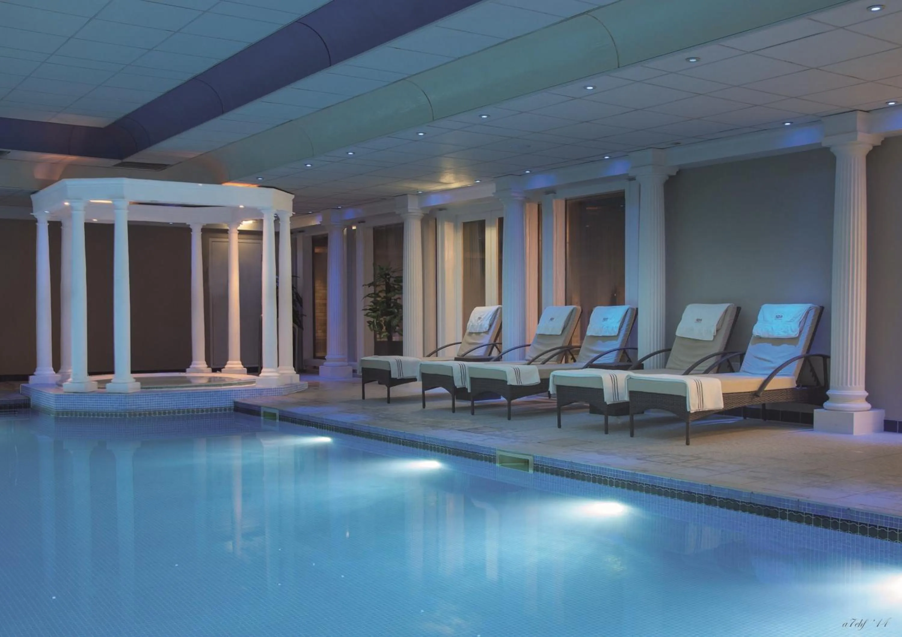 Swimming pool in Macdonald Linden Hall Hotel, Golf & Spa
