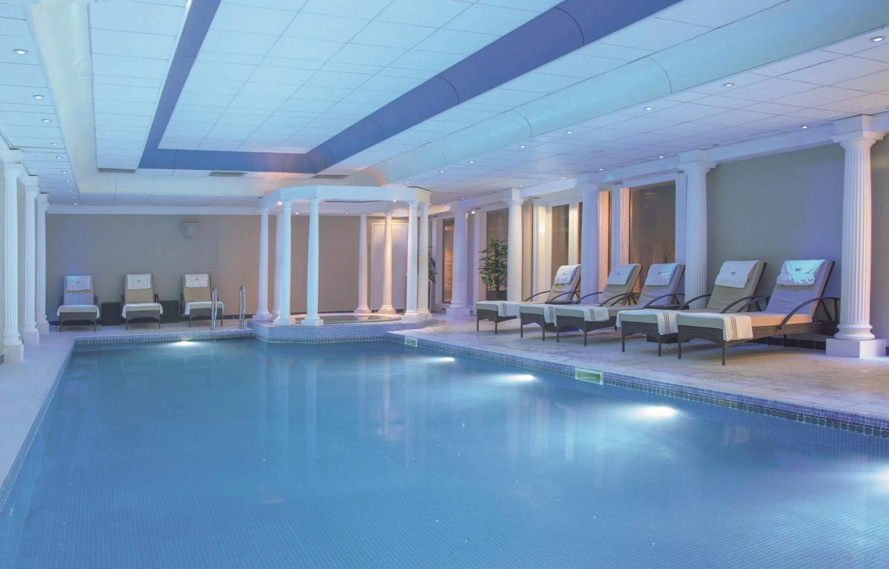 Swimming pool in Macdonald Linden Hall Hotel, Golf & Spa