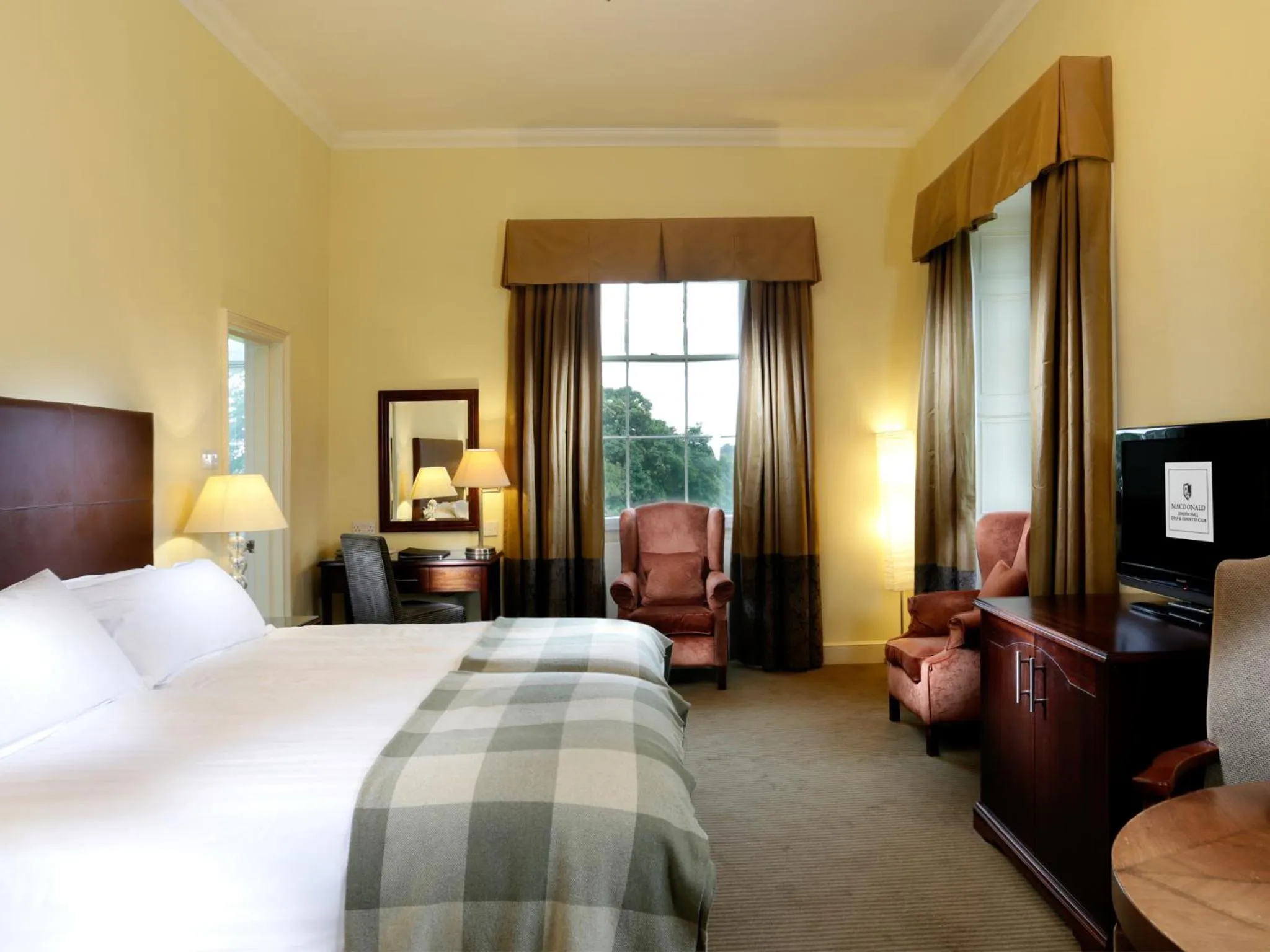 Bedroom, Bed in Macdonald Linden Hall Hotel, Golf & Spa