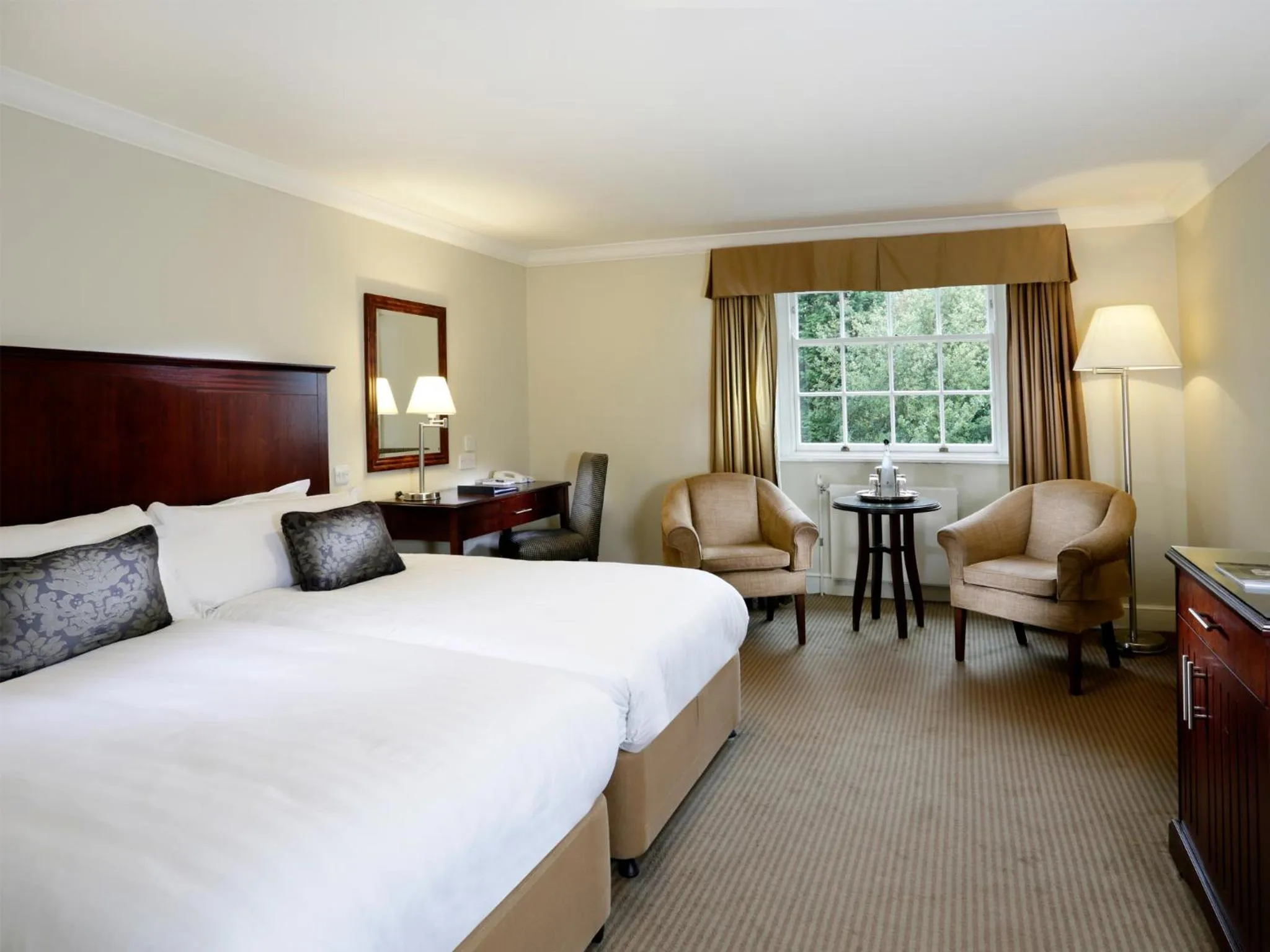 Bedroom, Bed in Macdonald Linden Hall Hotel, Golf & Spa