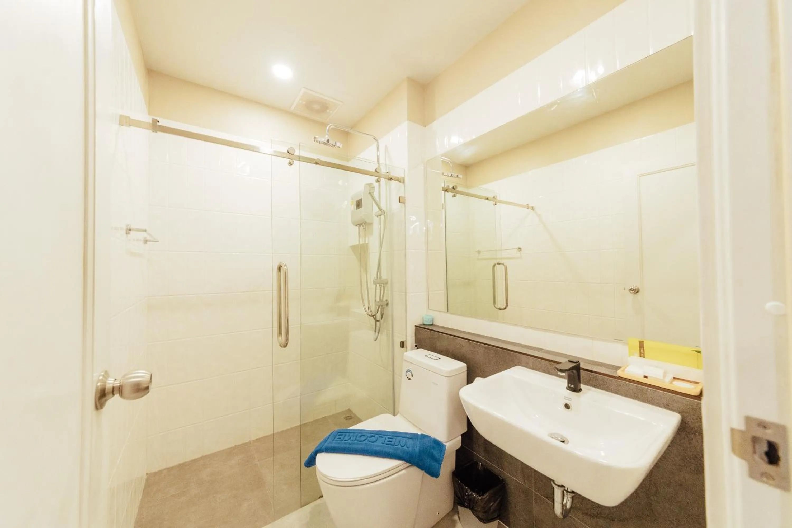 Photo of the whole room in Phu sakon ville hotel