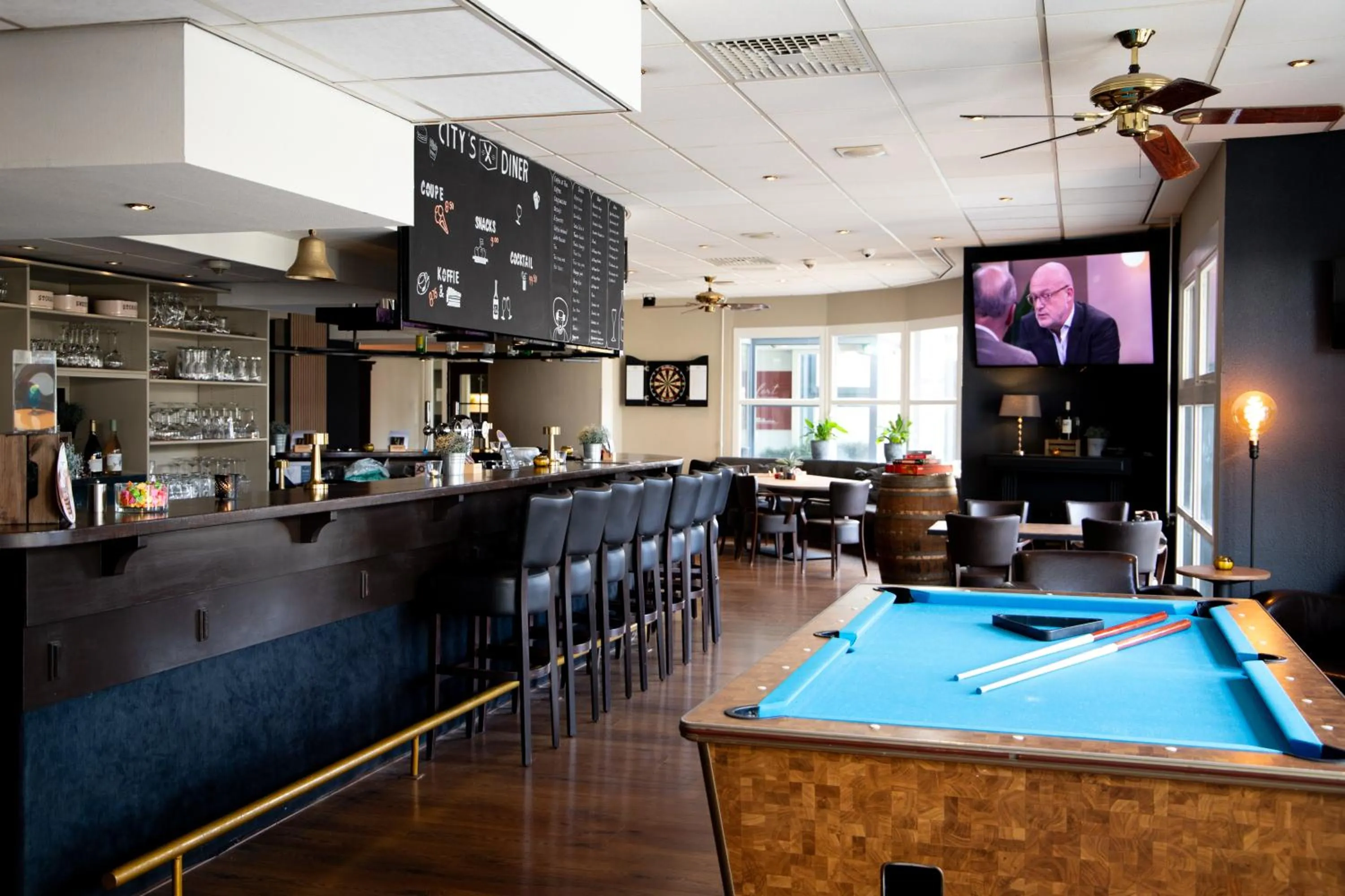Lounge or bar in City hotel Terneuzen