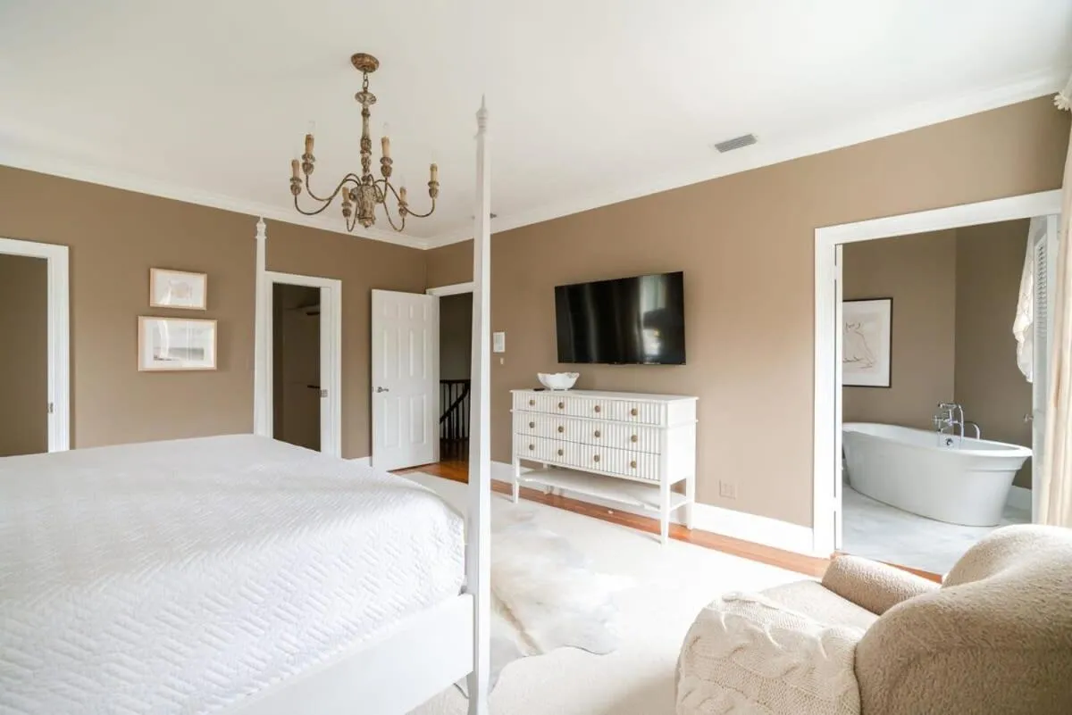 Bed in Church St Collection - 109 Whole House and Pool