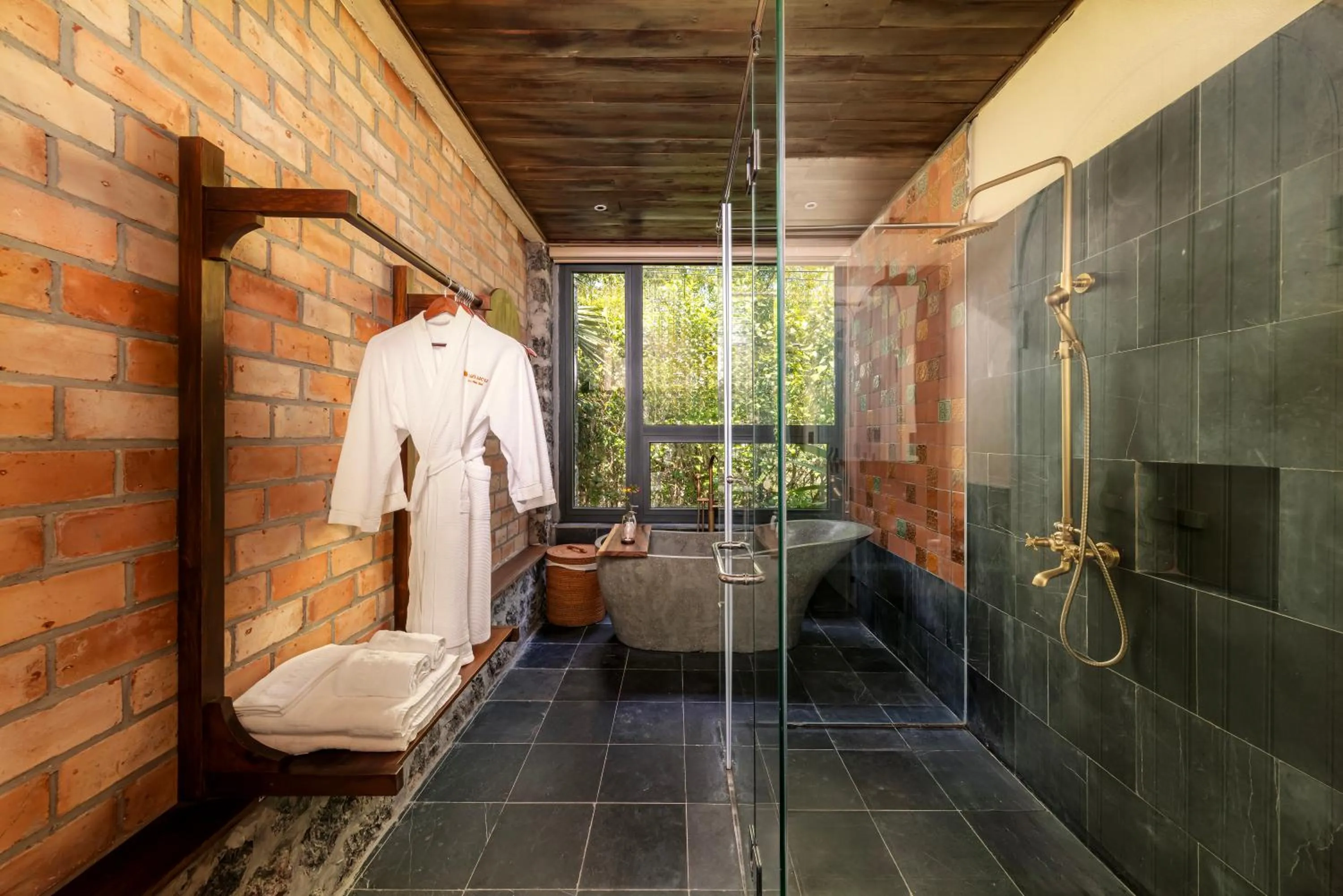 Shower in Tam Coc Retreat Ninh Binh