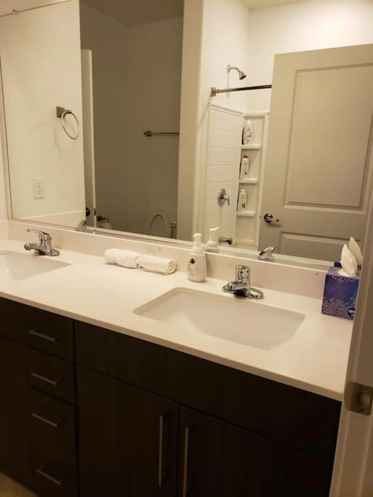 Luxury Living with Resort Amenities King bd Queens bd Sofa bd GymPoolHot Tub Fast WiFi