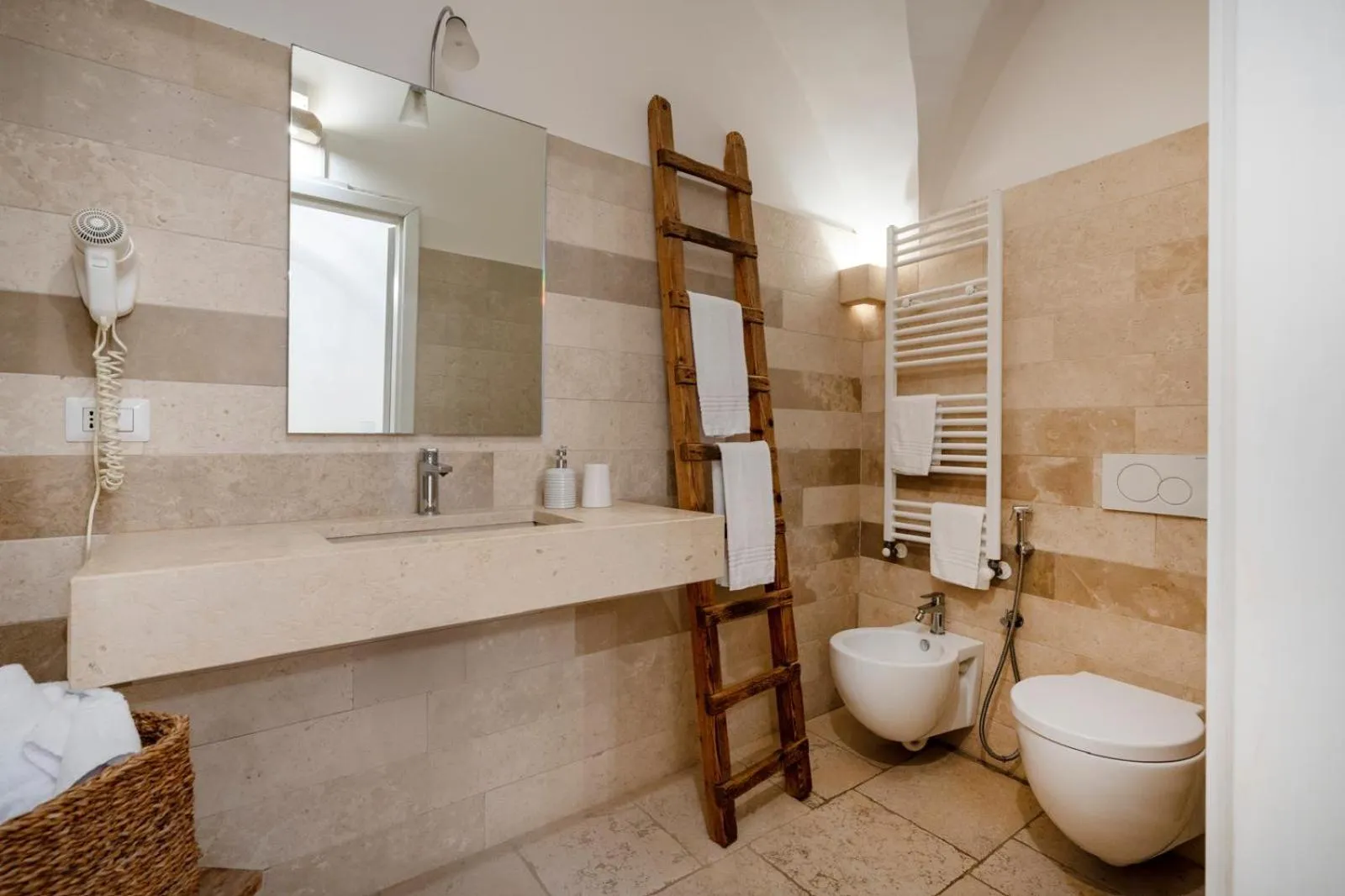Shower in B&B La Corte