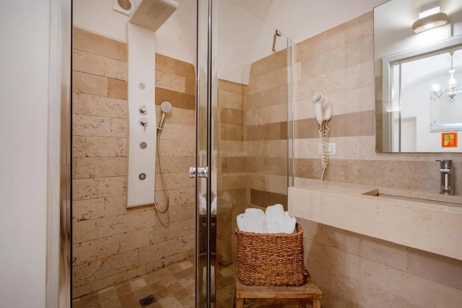 Shower in B&B La Corte