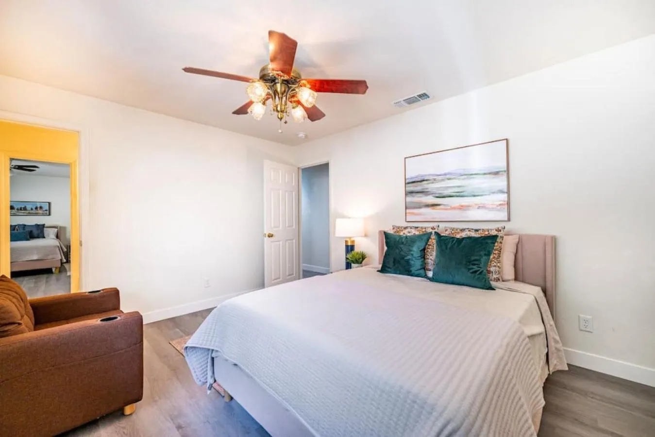 Bed in Manic Mountain Forest Cabin 3 miles from Bass Lake