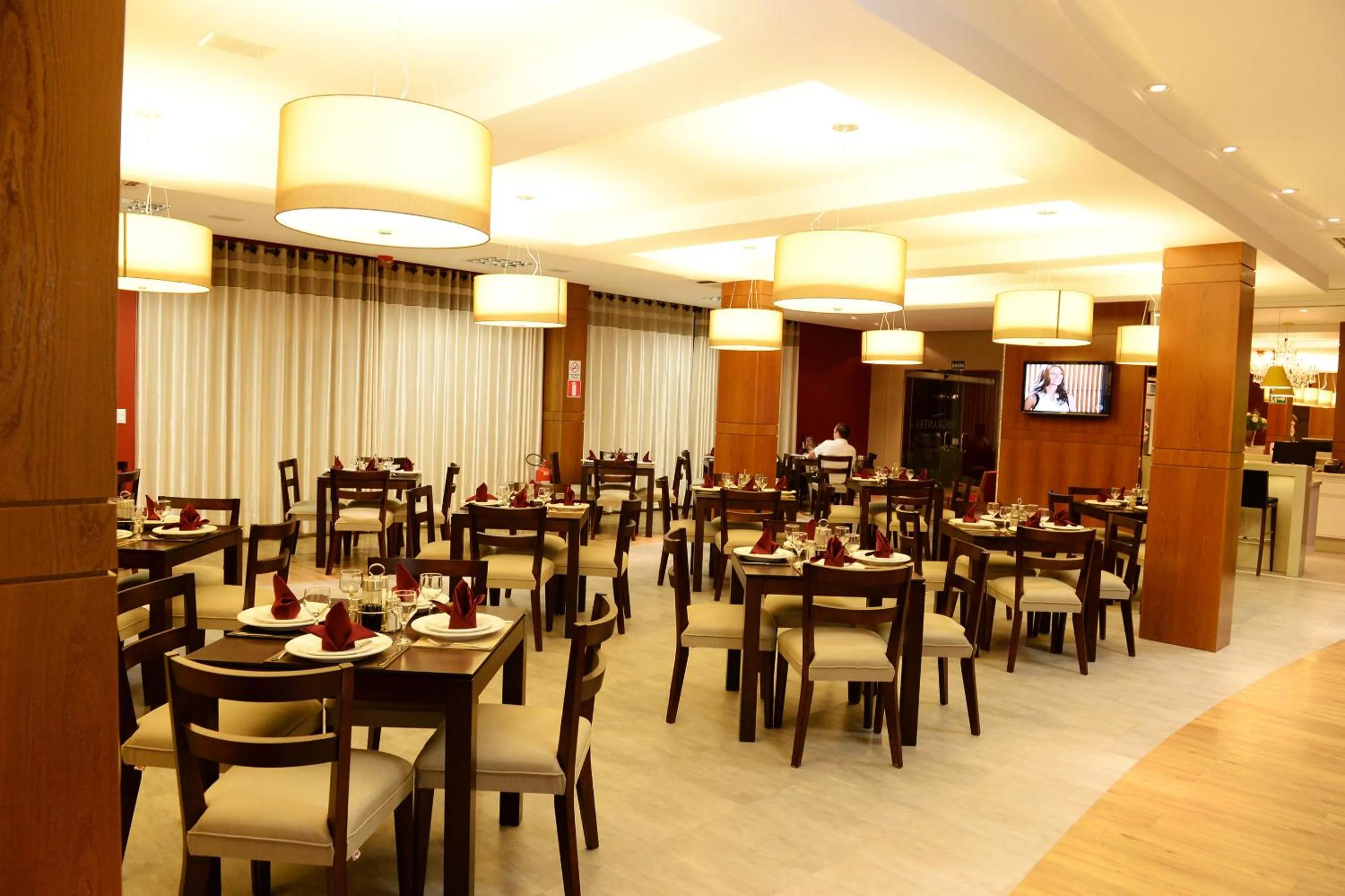 Restaurant/places to eat in Imigrantes Hotel