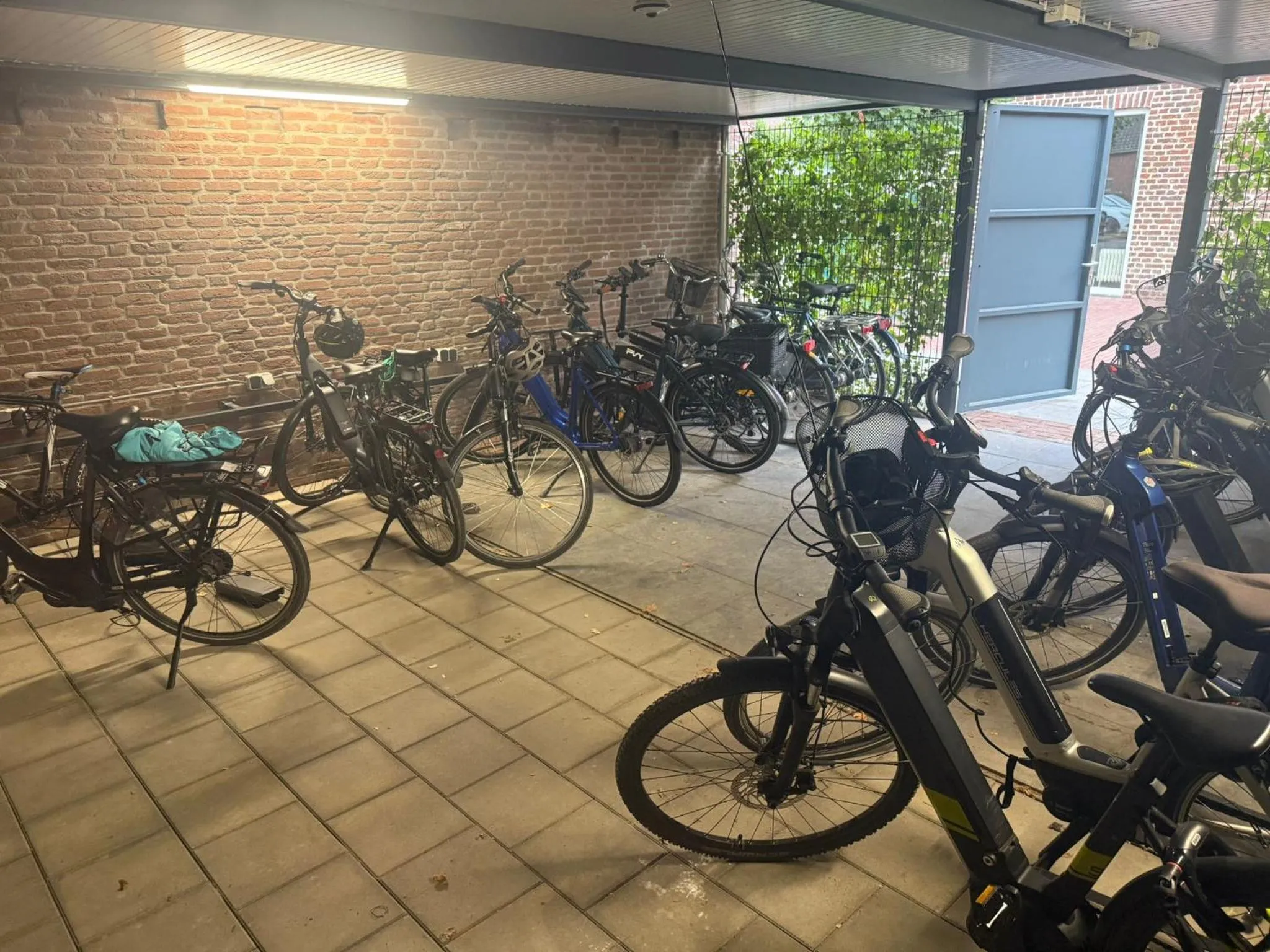 Cycling in Hoeve de Bongerd