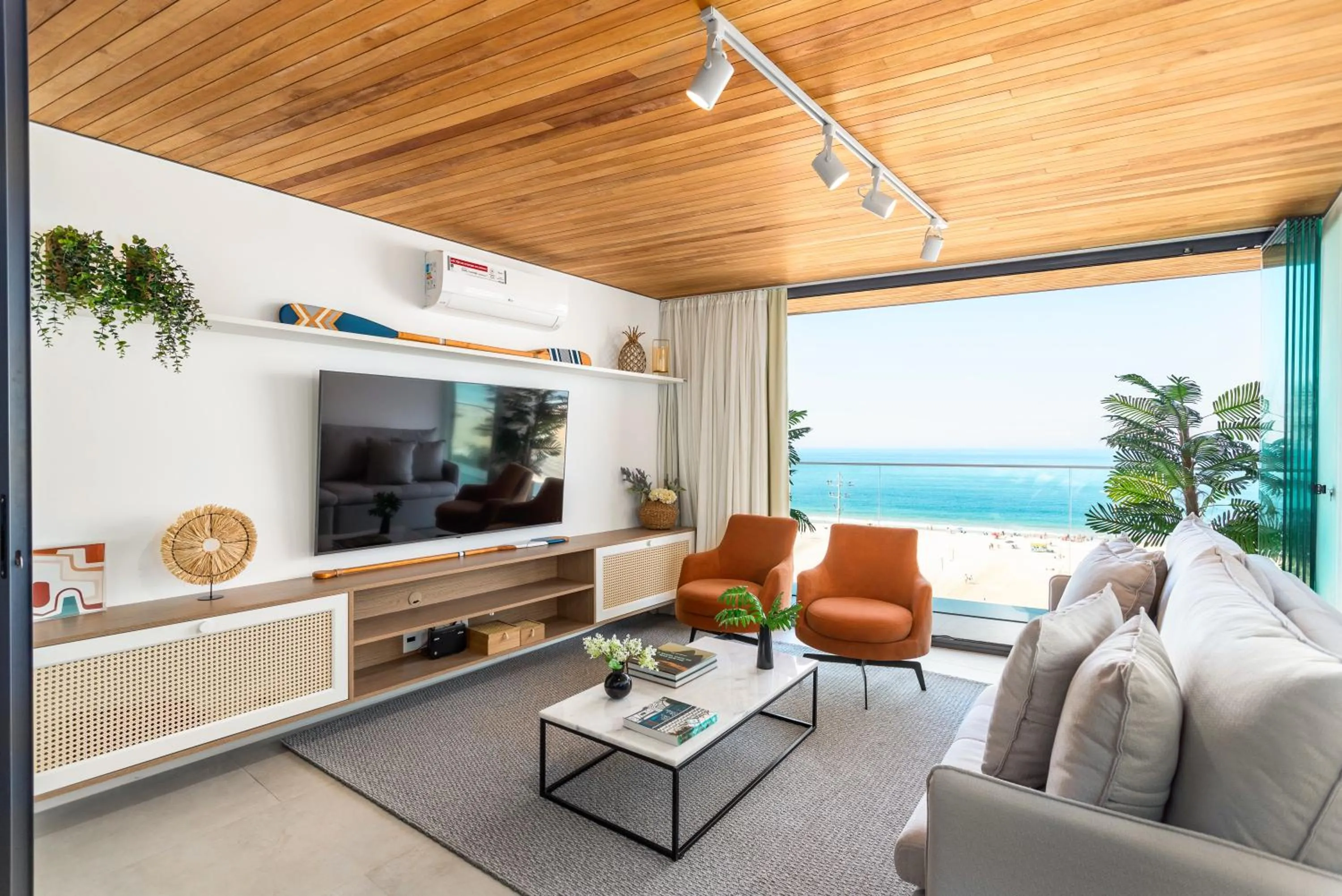Luxuosos Apartamentos por Temporada na Atlântica à Beira-Mar, Copacabana