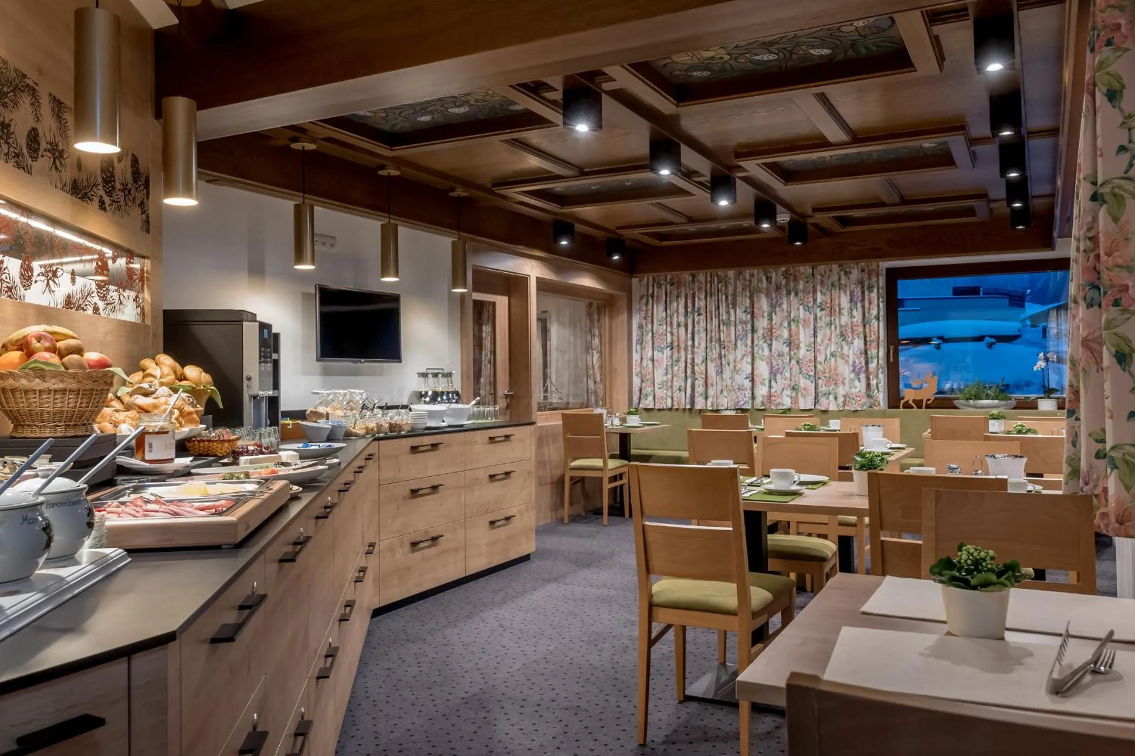 Restaurant/places to eat in Apart Hotel Garni Wieser