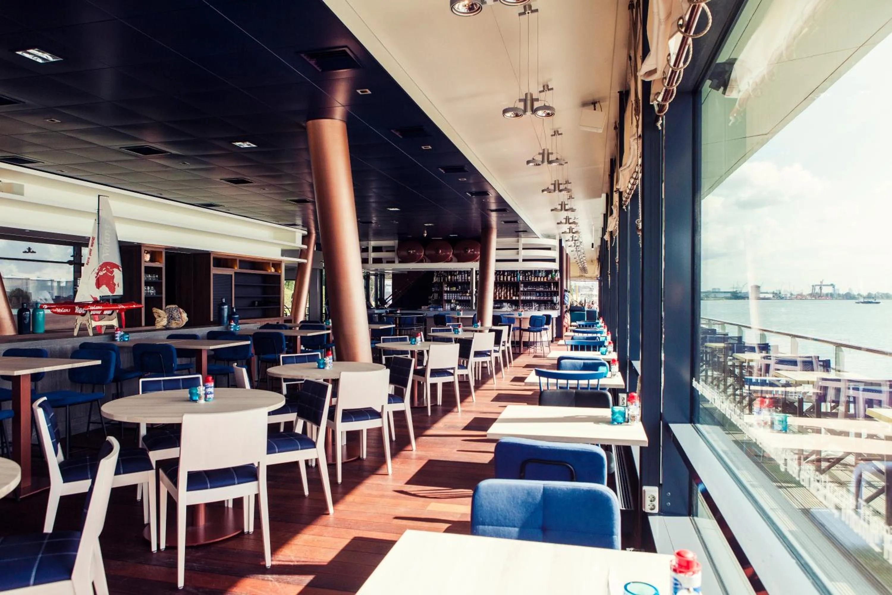 Food and drinks in Delta Hotel