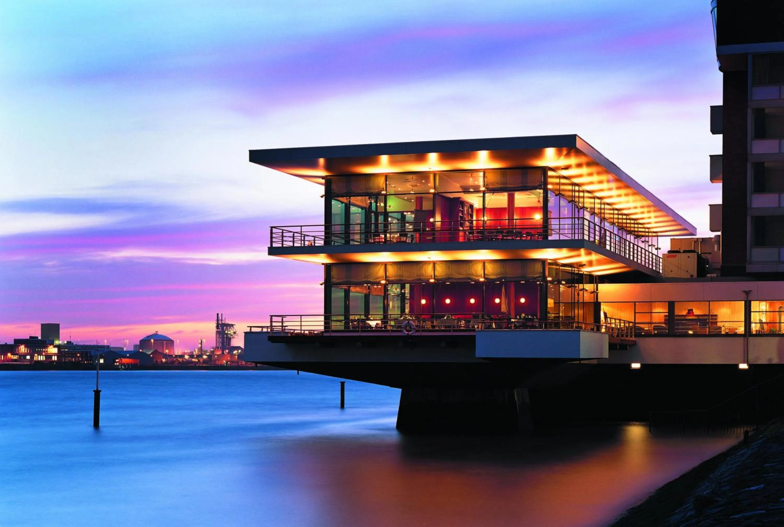 Facade/entrance in Delta Hotel