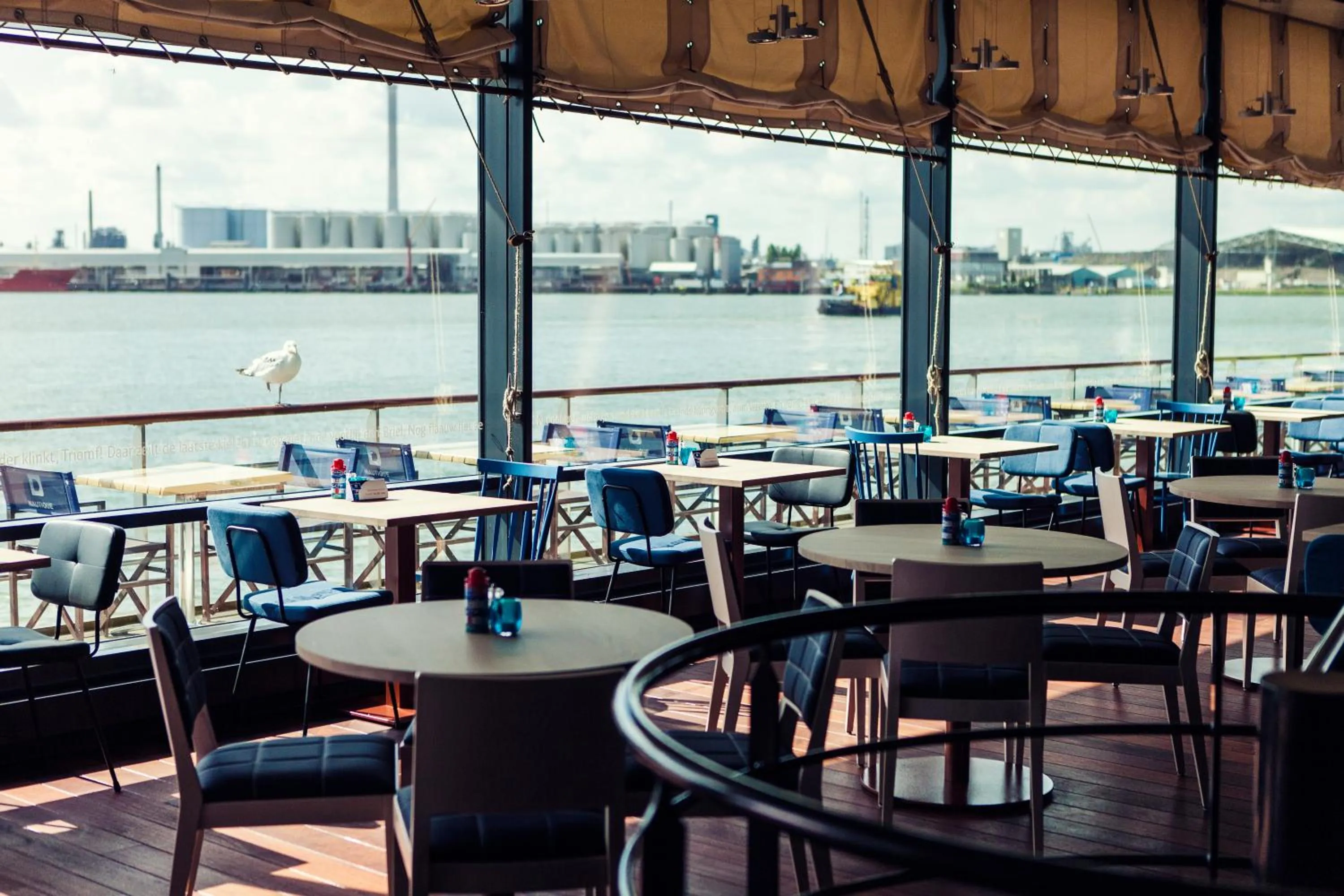 Food and drinks in Delta Hotel