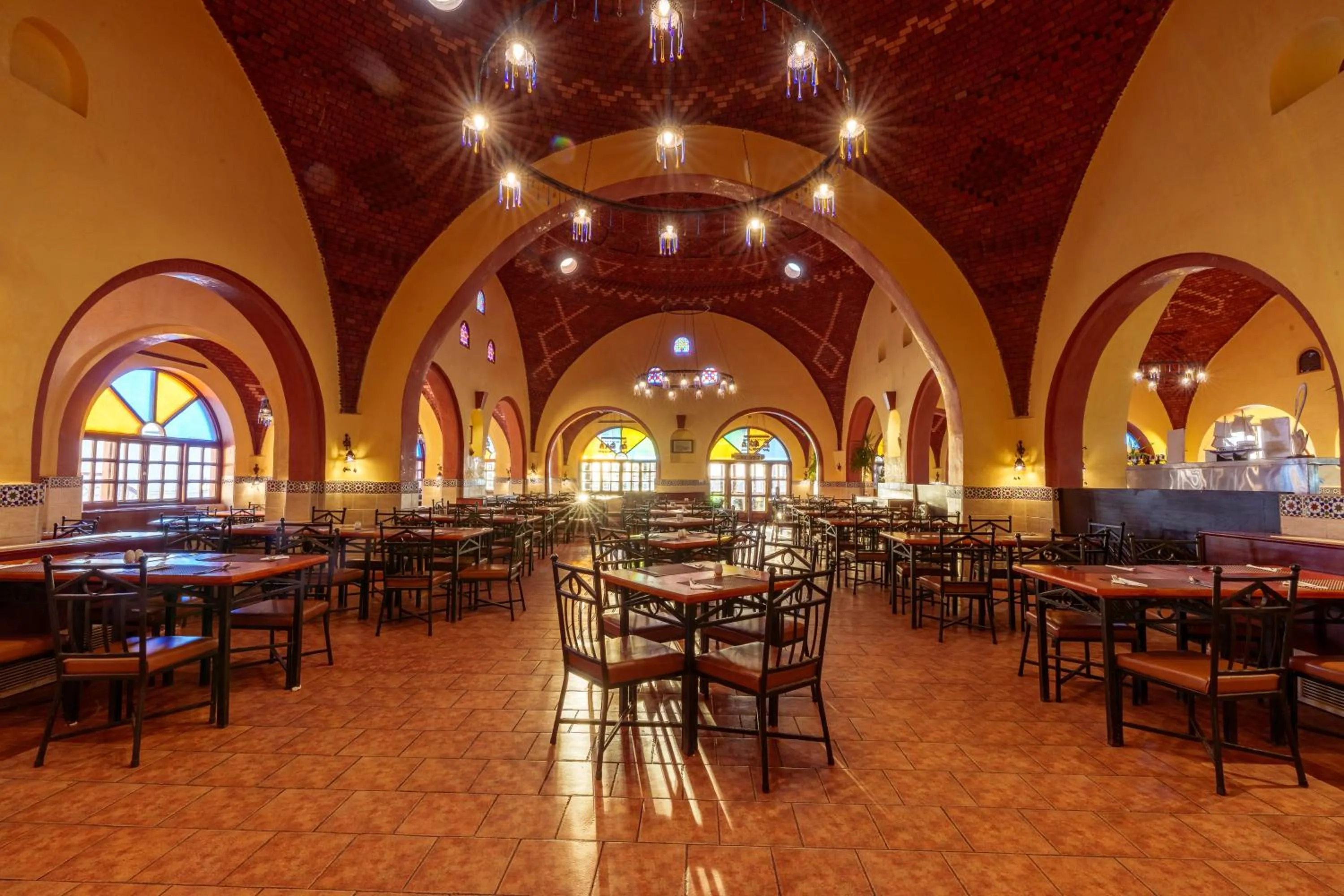 Restaurant/places to eat in Protels Crystal Beach Resort